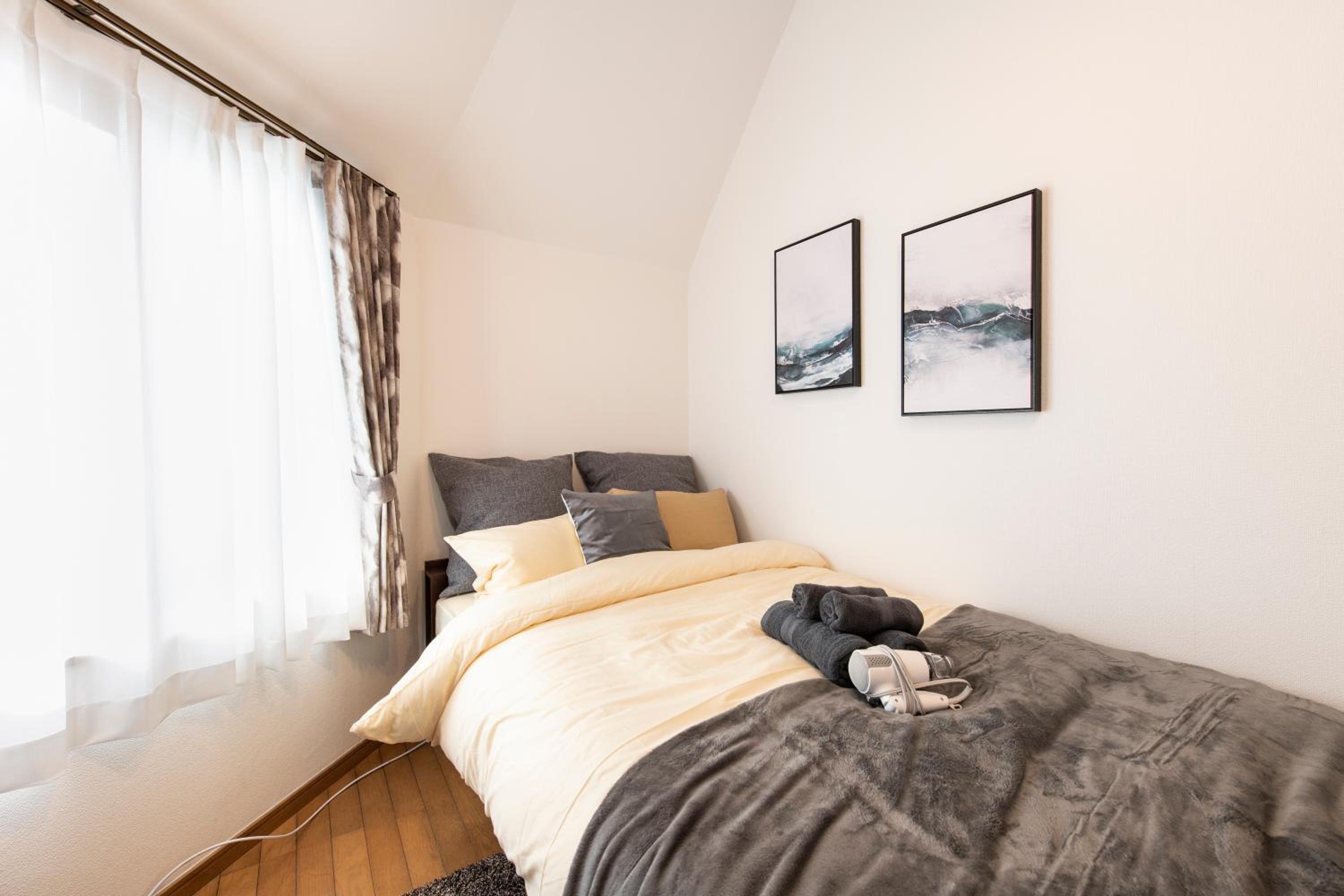 One-Bedroom Apartment photo 1