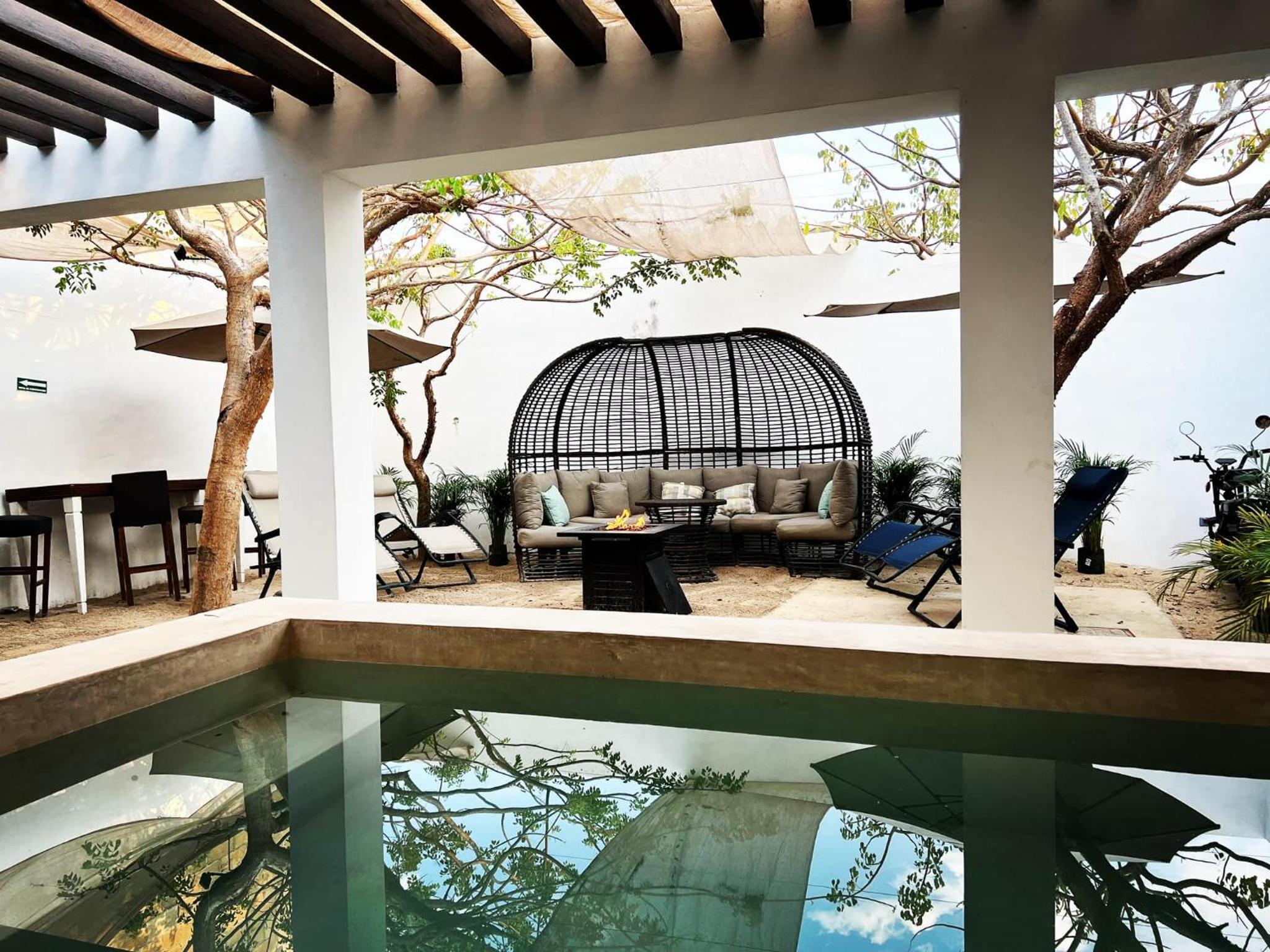Queen Room With Pool View photo 3