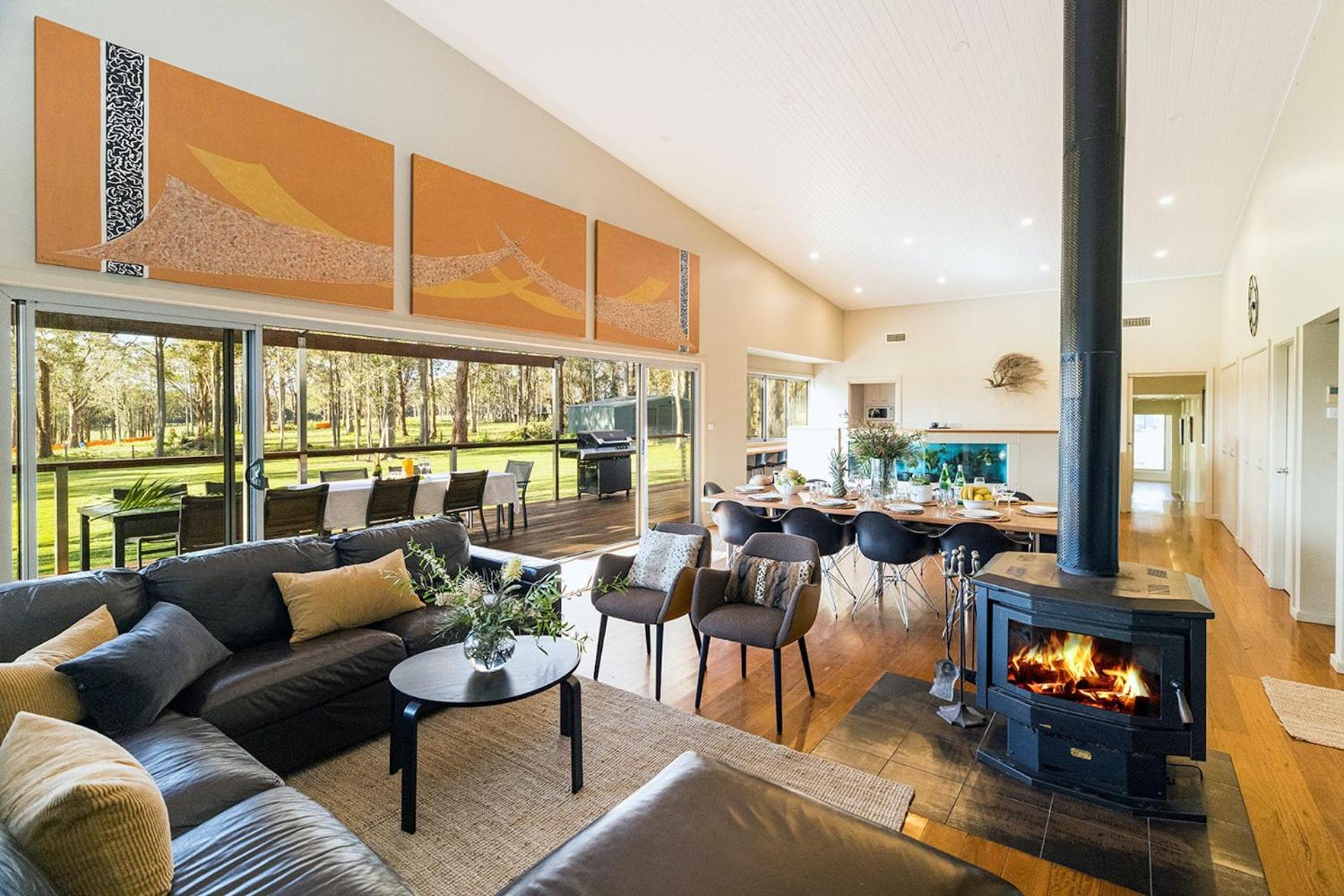 Six-Bedroom House photo 1