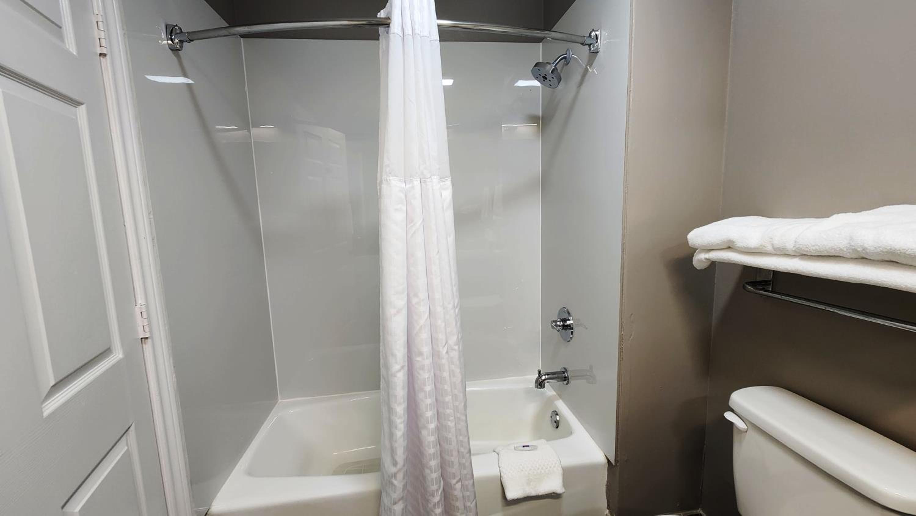 King Room - Non-Smoking - Photo 10