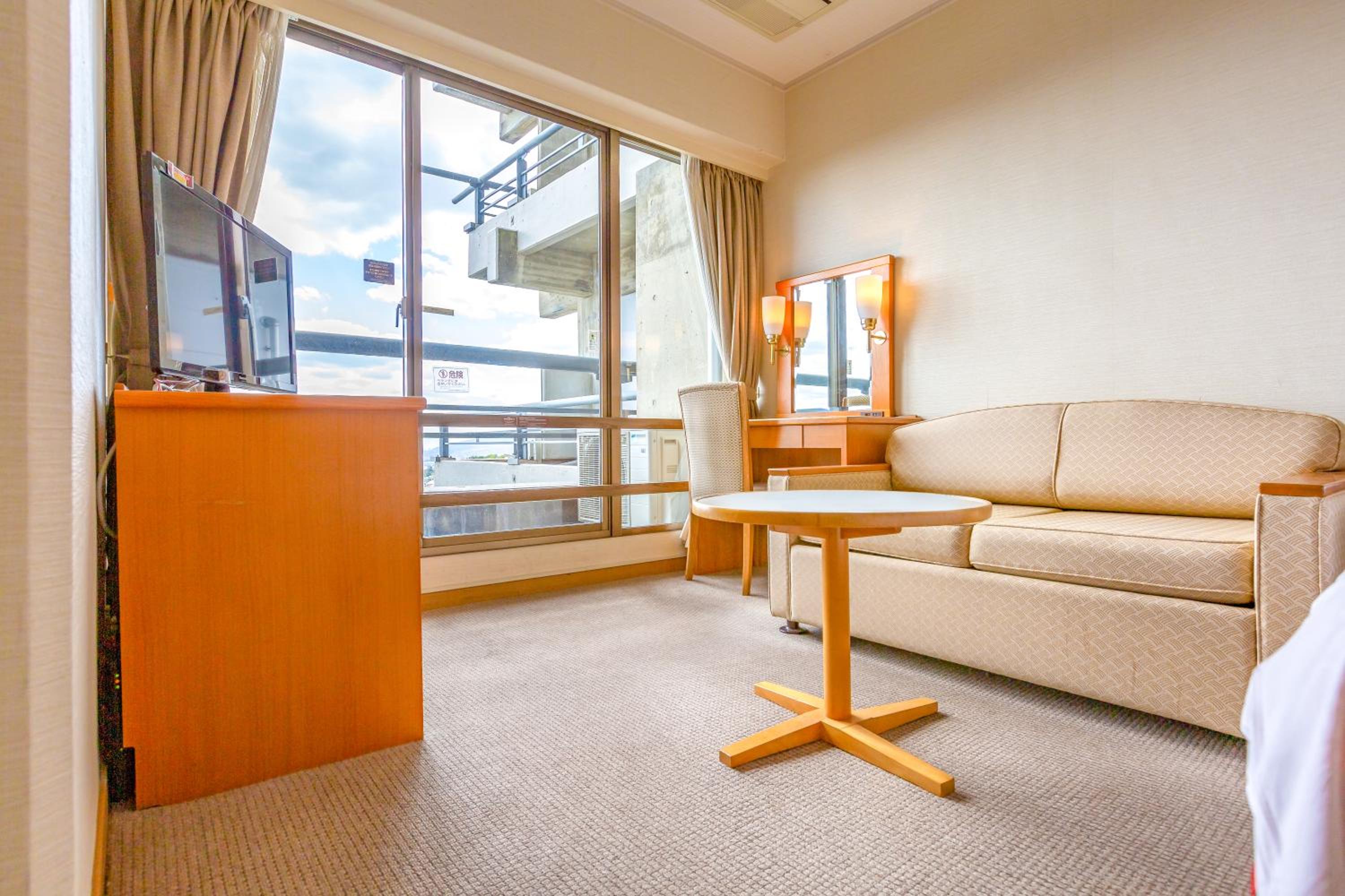 Twin Room with City View - Non-Smoking photo 2