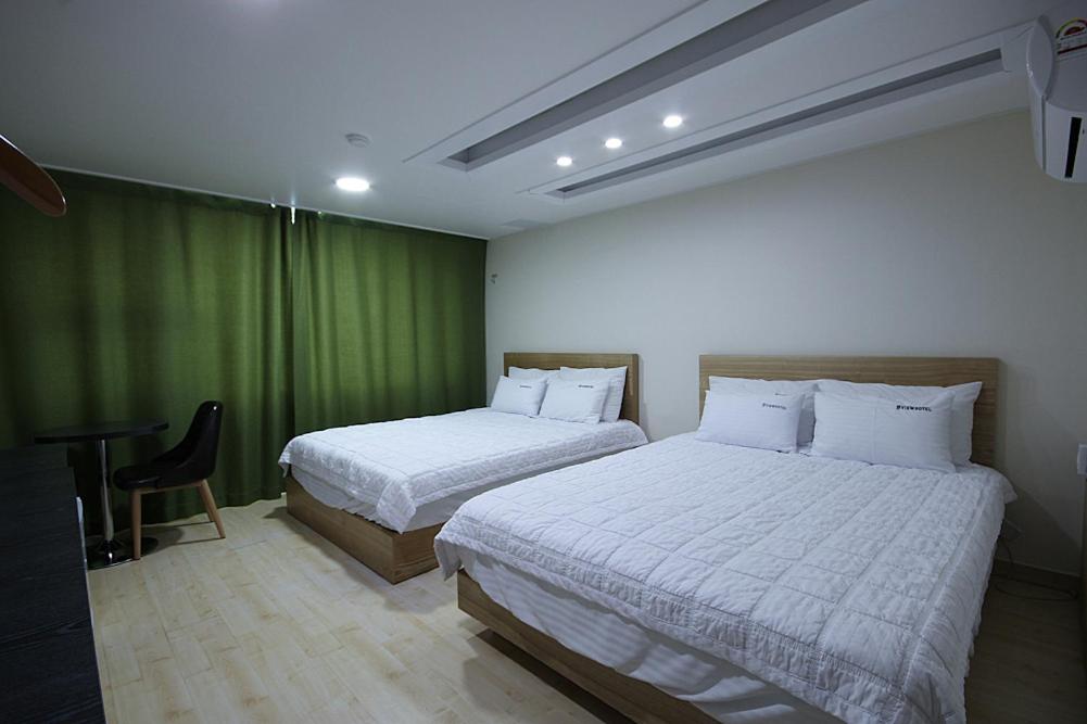 Twin Room with Sea View