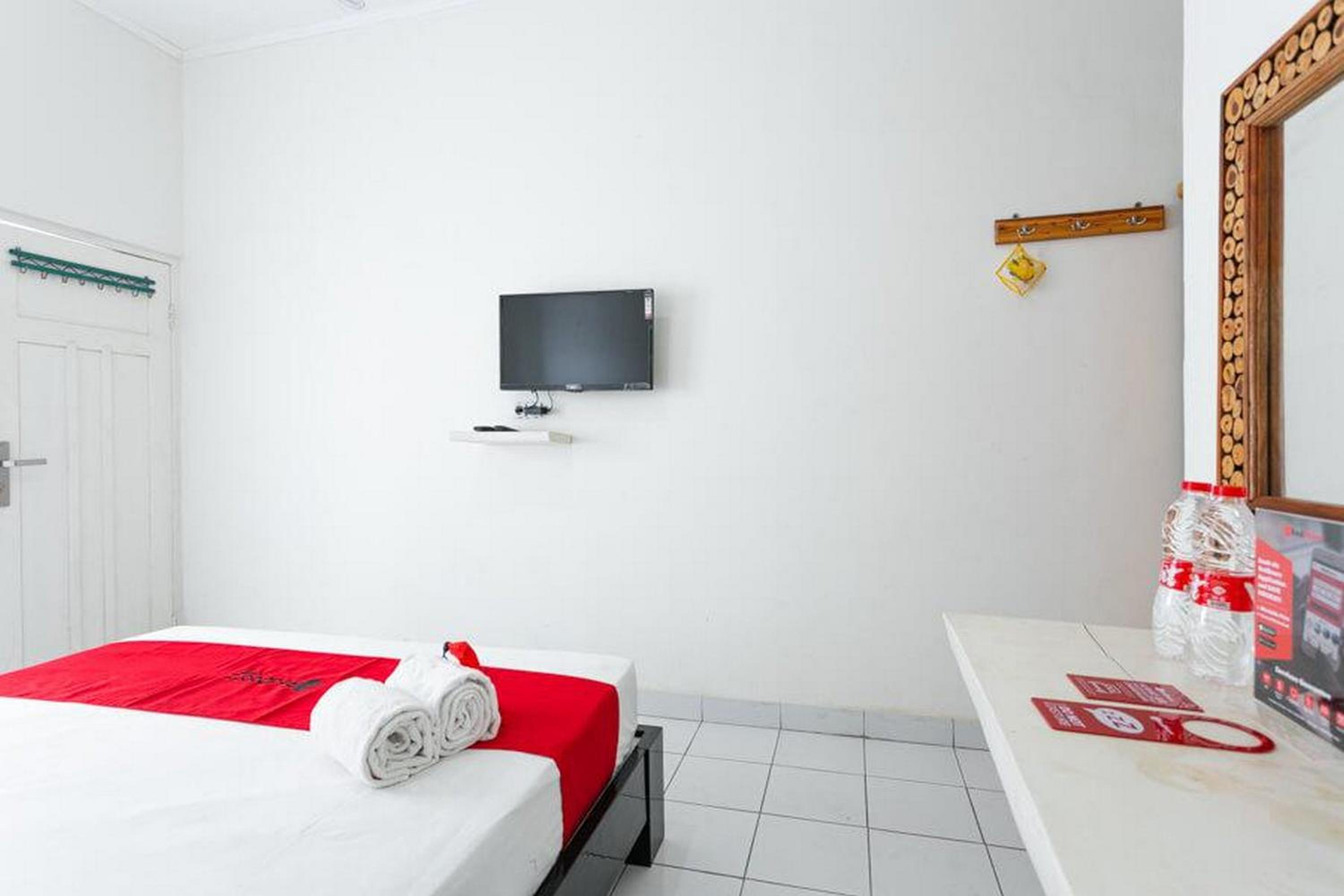 Standard Double Room - Photo 8