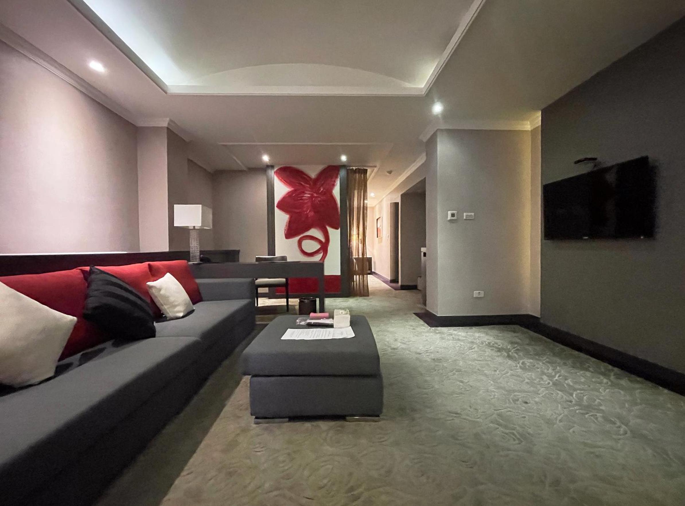 Deluxe Suite
