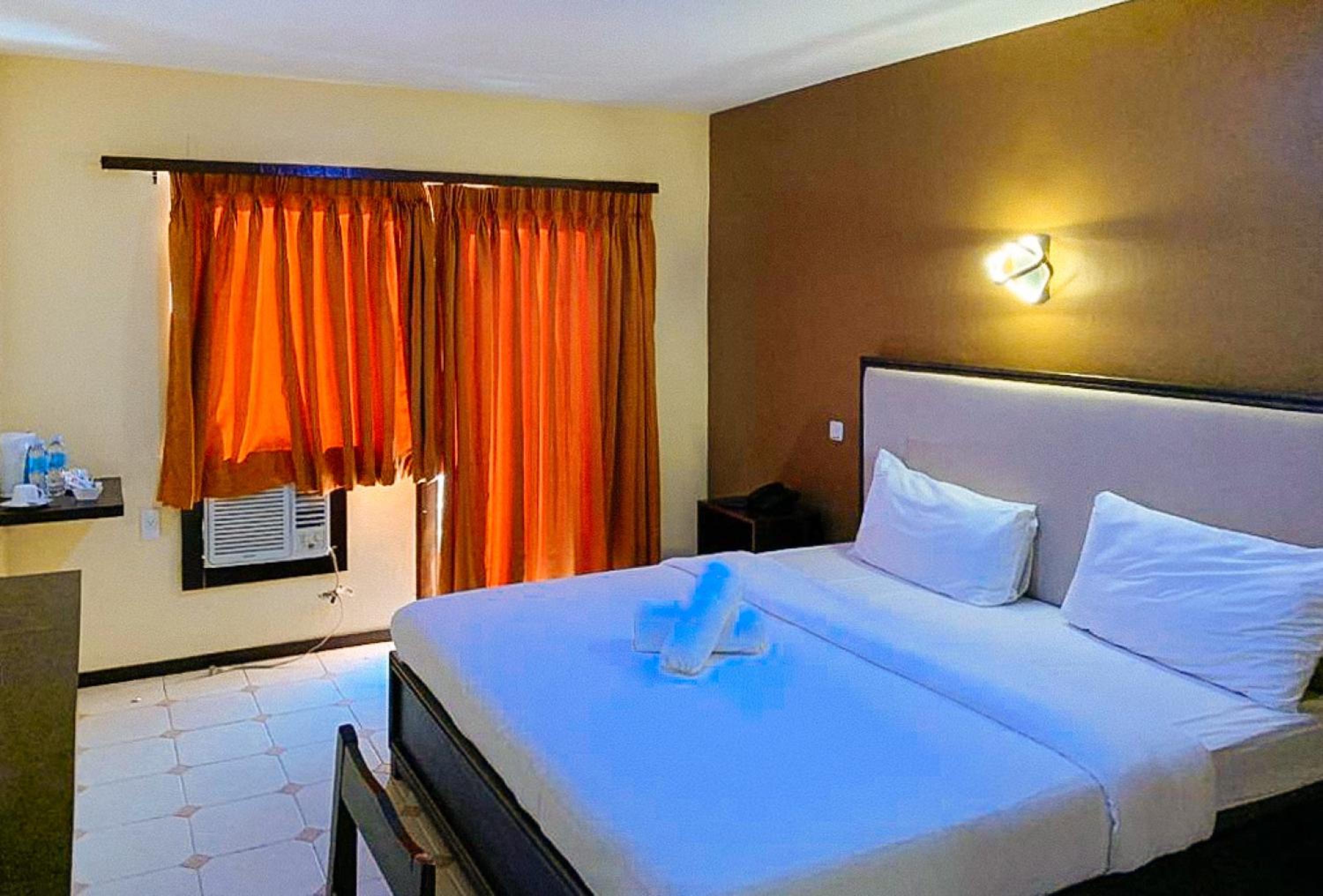 Deluxe Room - Photo 2