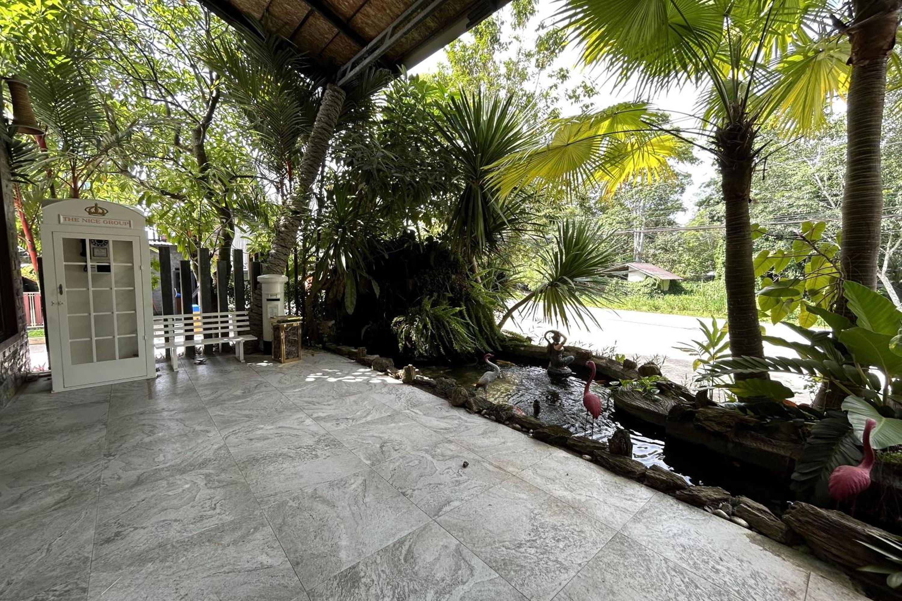 Villa with Private Pool - Photo 30