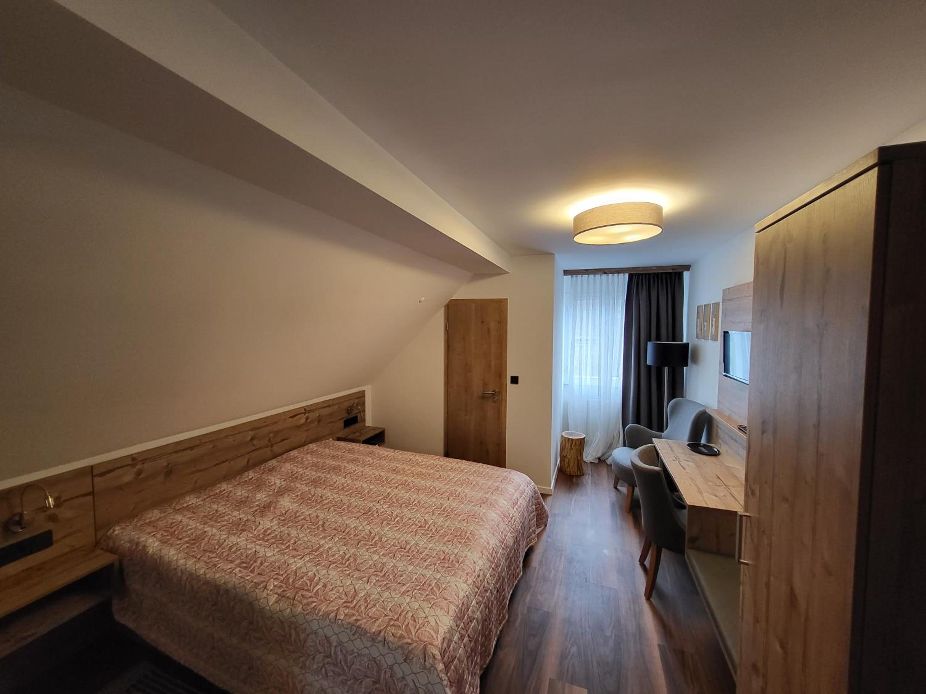 Double Room with Private Bathroom photo 3
