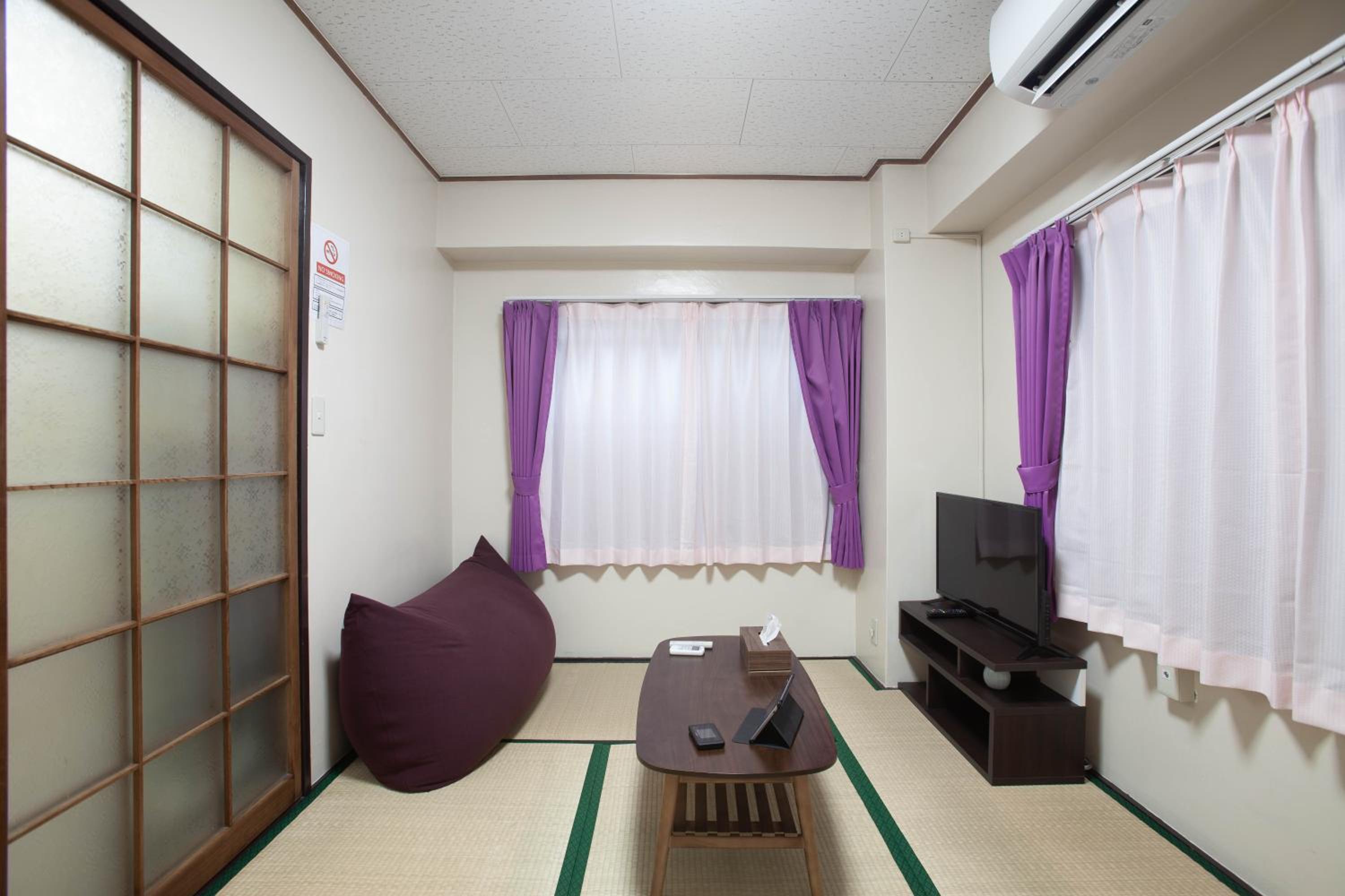 One-Bedroom Apartment photo 2