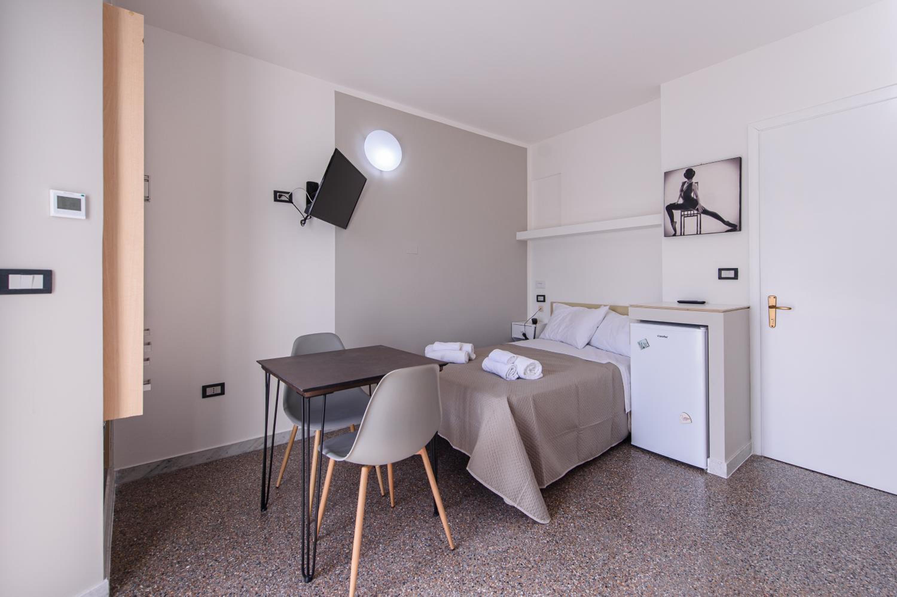 Double Room with Private Bathroom photo 3