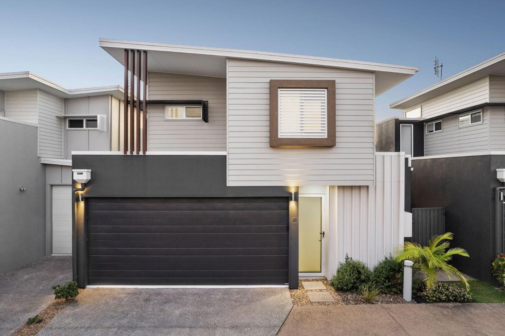 Three-Bedroom House photo 2