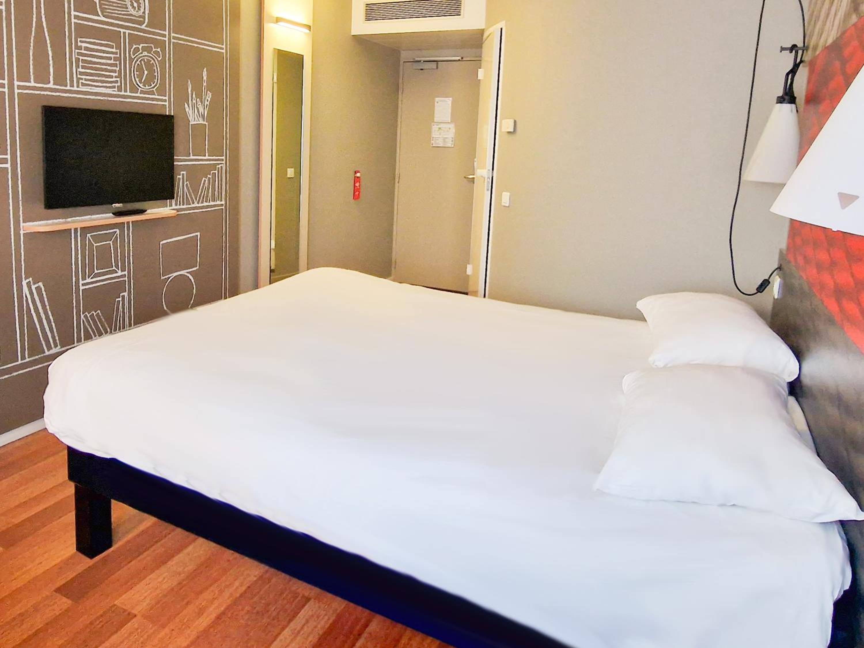 Standard One Double Bed - Photo 4