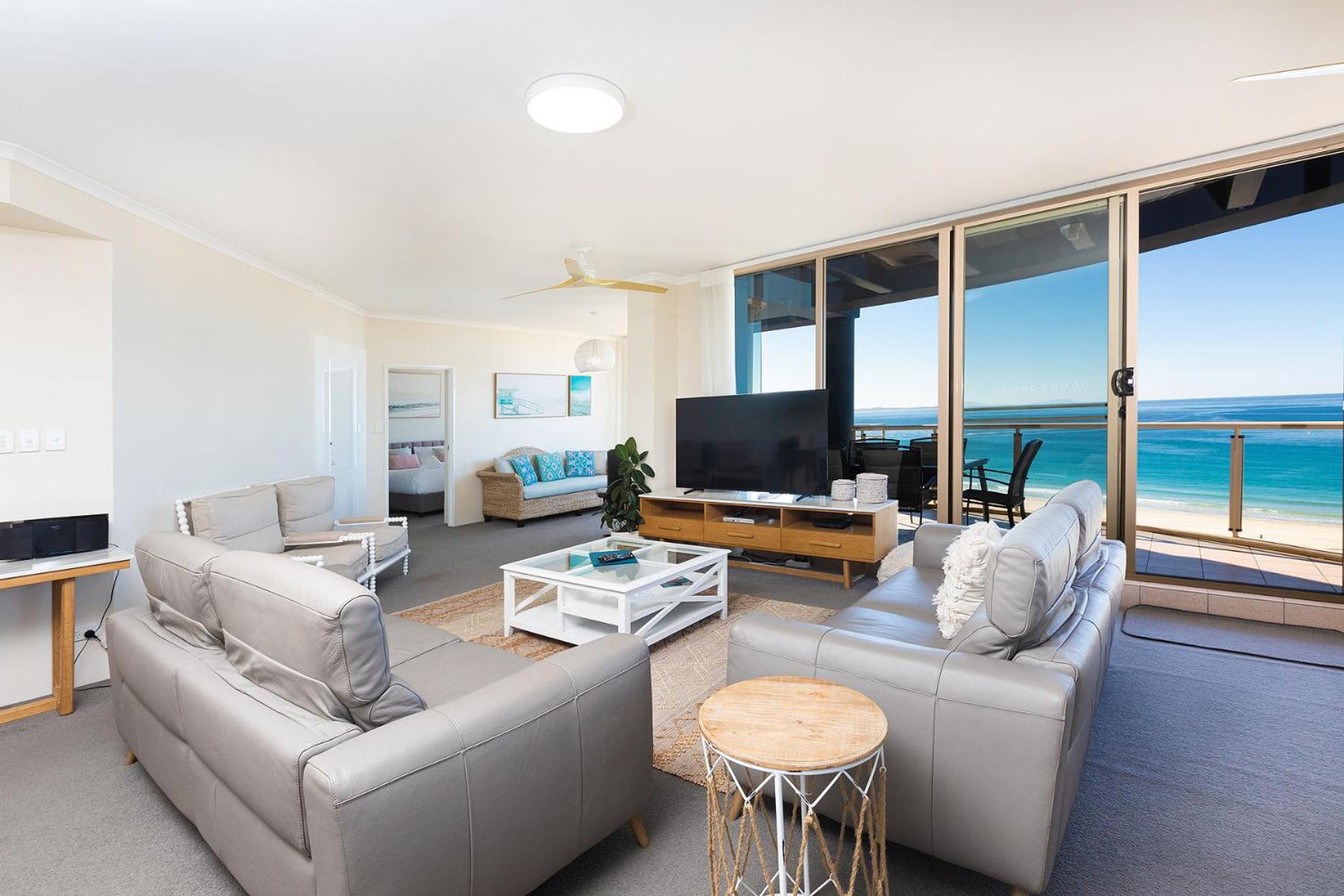 Three-Bedroom Apartment - Penthouse 2 Level 10