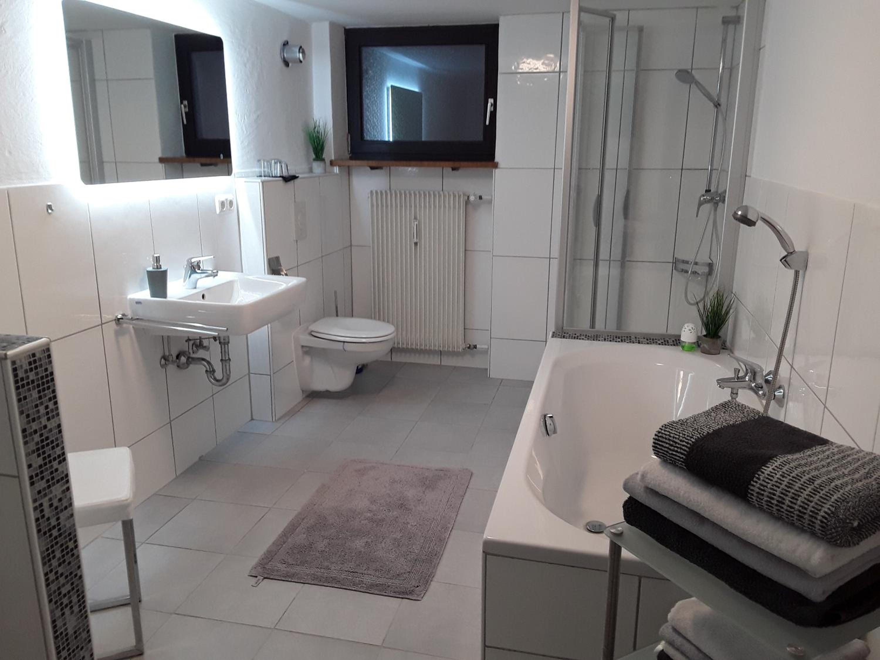 Two-Bedroom Deluxe Apartment with Garden View photo 2