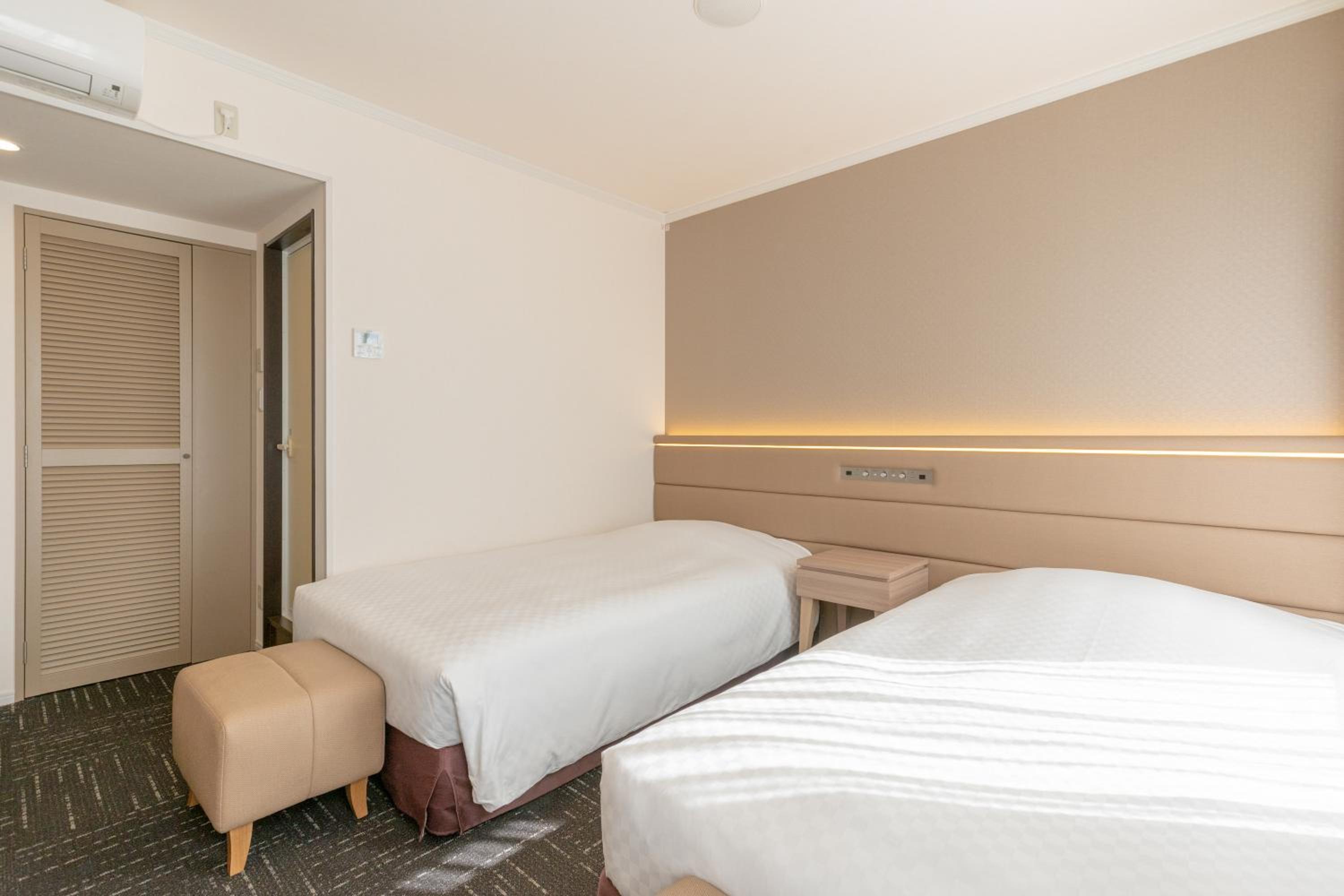 Twin Room - Non-Smoking