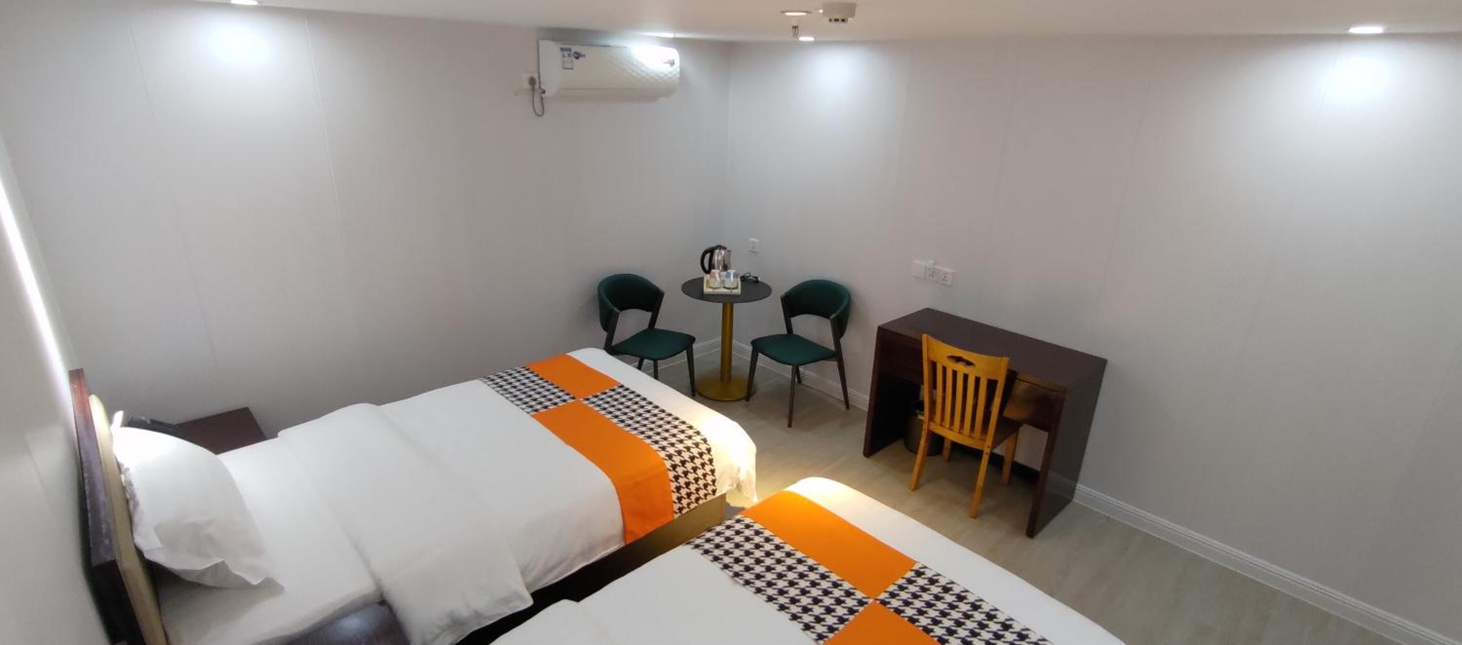 Superior Twin Room - Photo 17