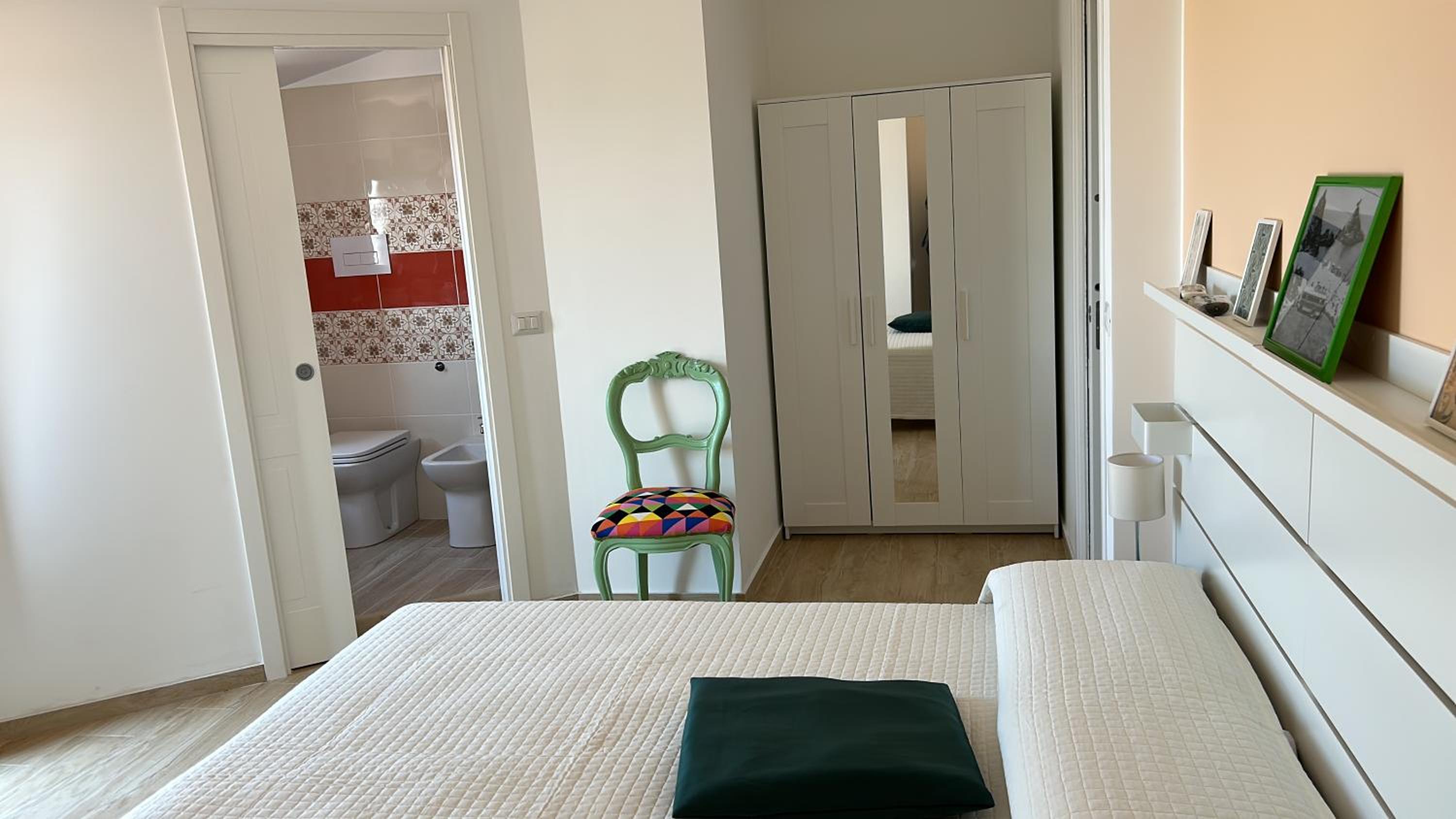 Double or Twin Room with Sea View - Photo 4