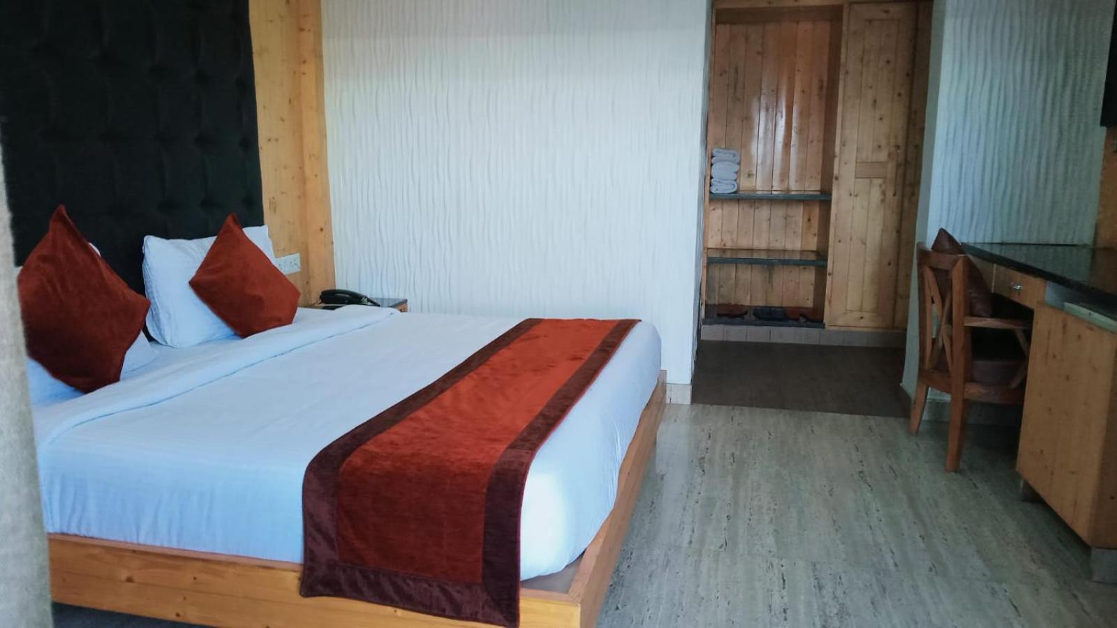 Non AC Deluxe room photo 1