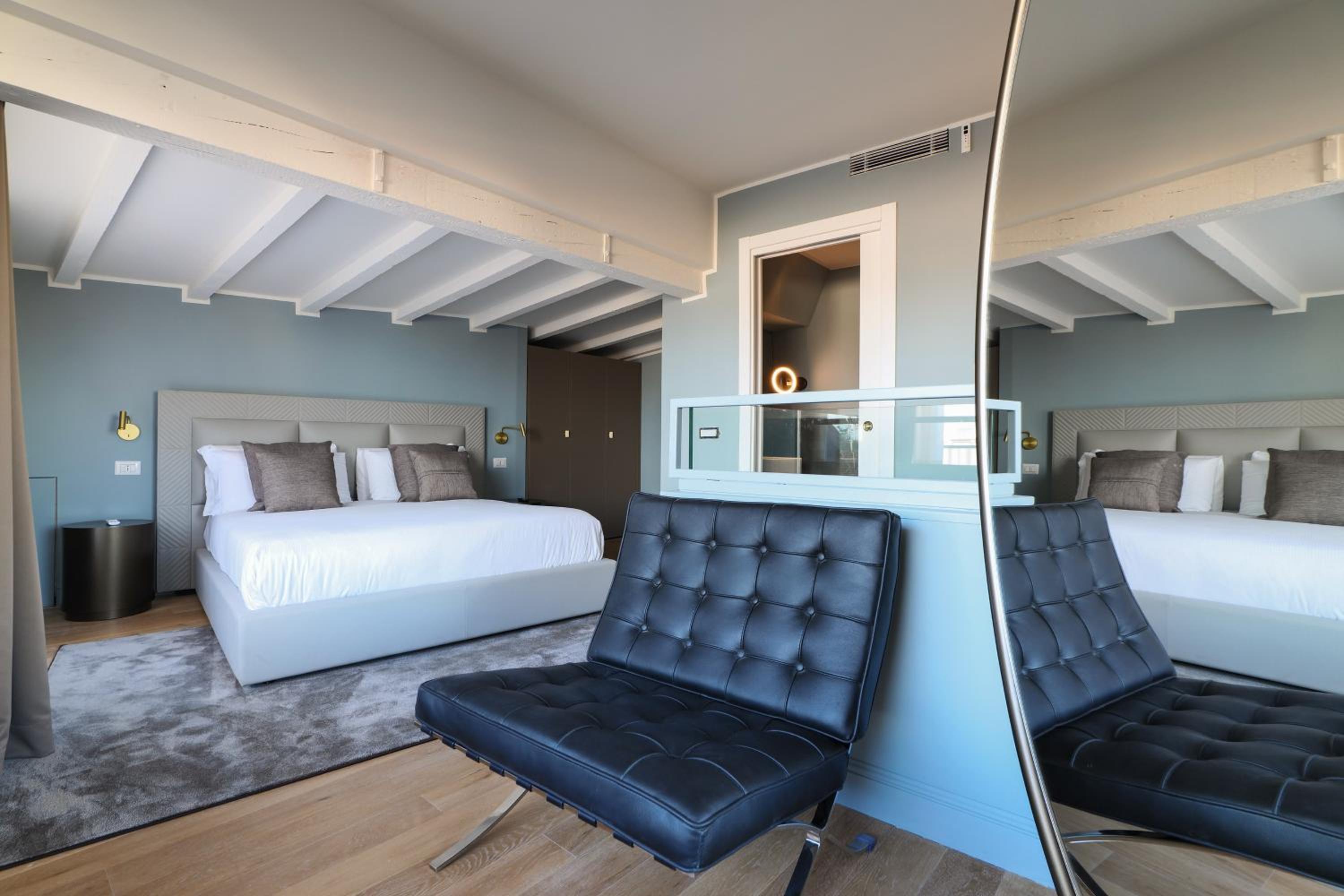 Deluxe King Suite