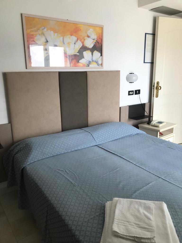 Economy Double Room - Photo 7