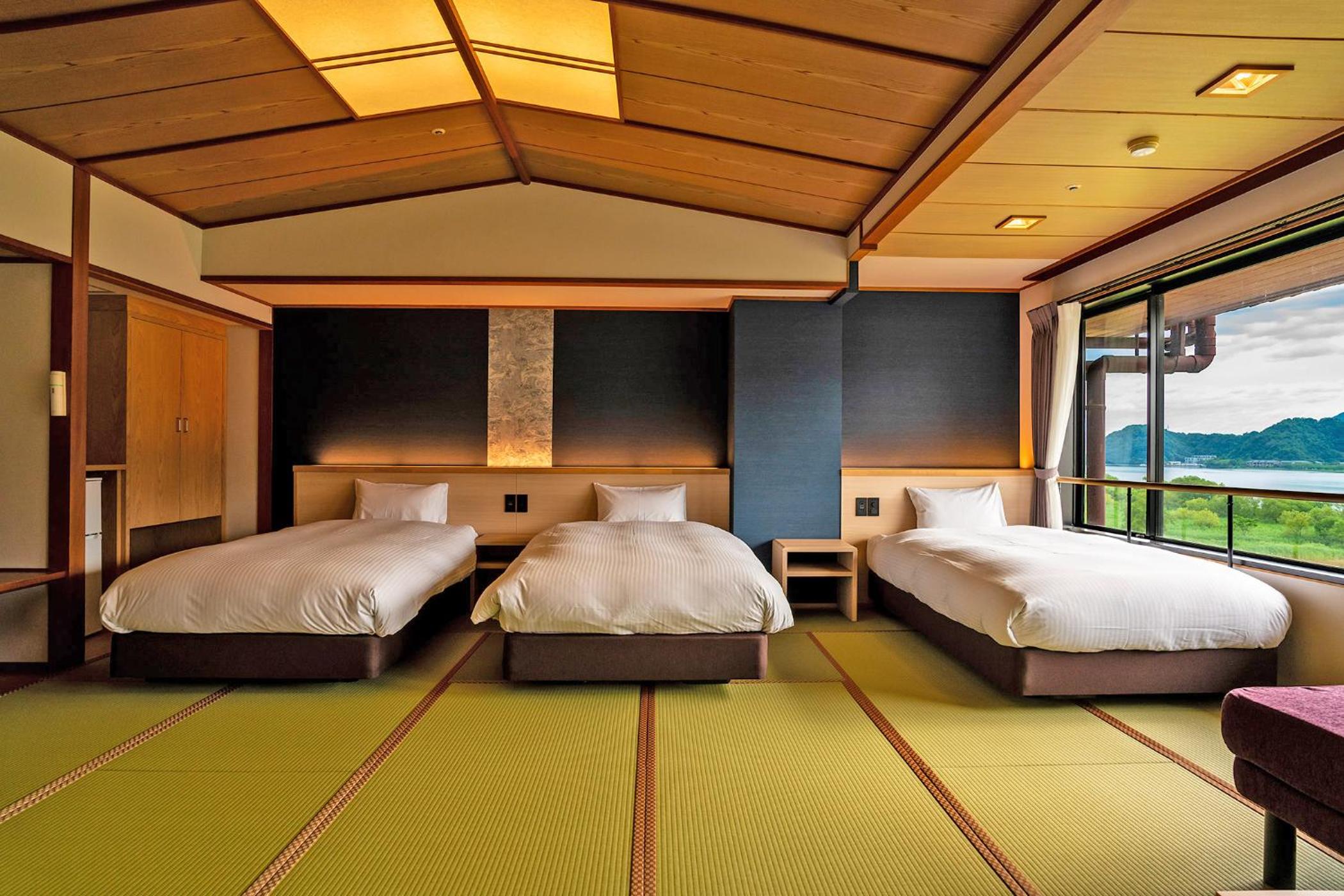 Superior Japanese-Style Triple Beds(River Side) - Indoor Bath - Non-Smoking photo 3