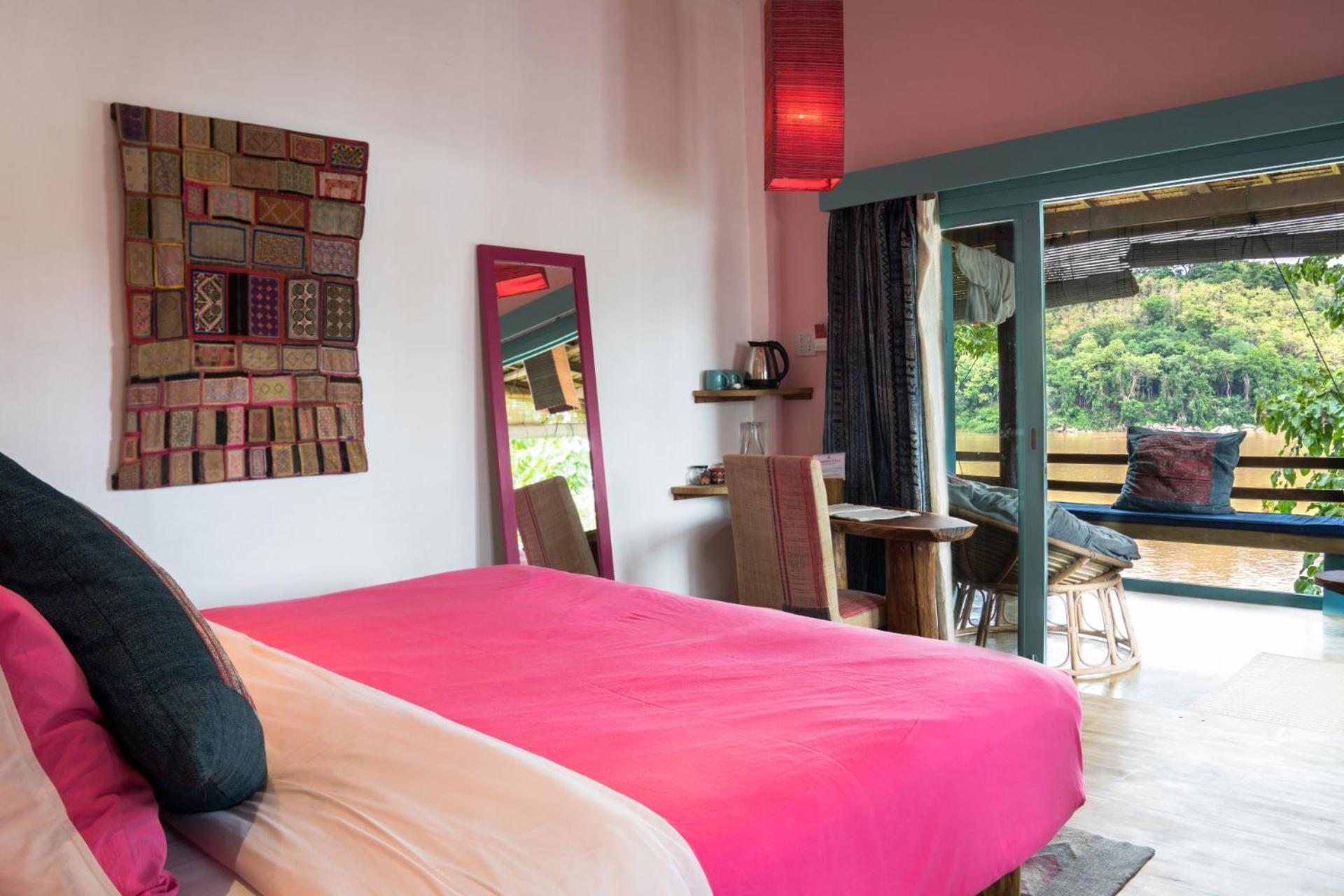 Hmong Room with river view photo 3