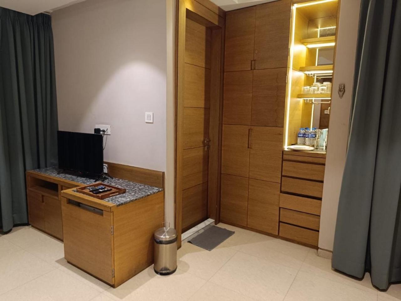 Suite - Photo 3