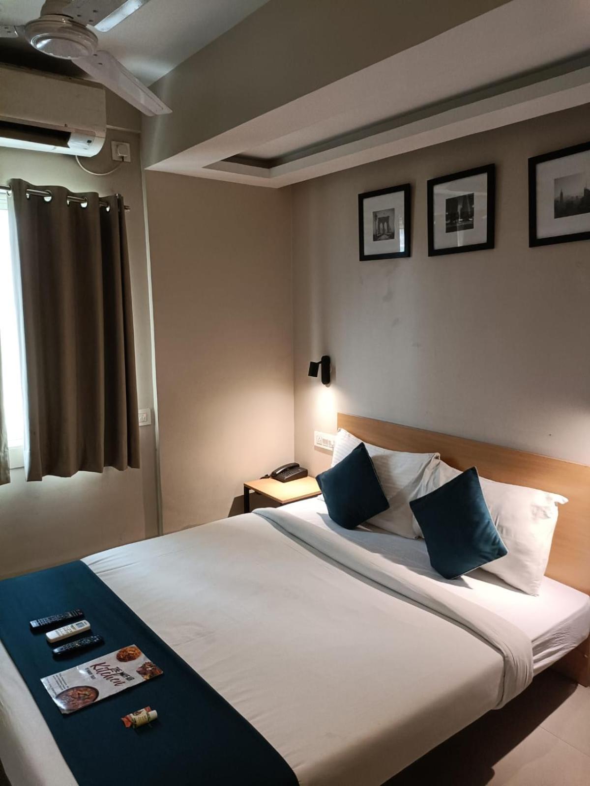 Double Or Twin Room - Photo 4
