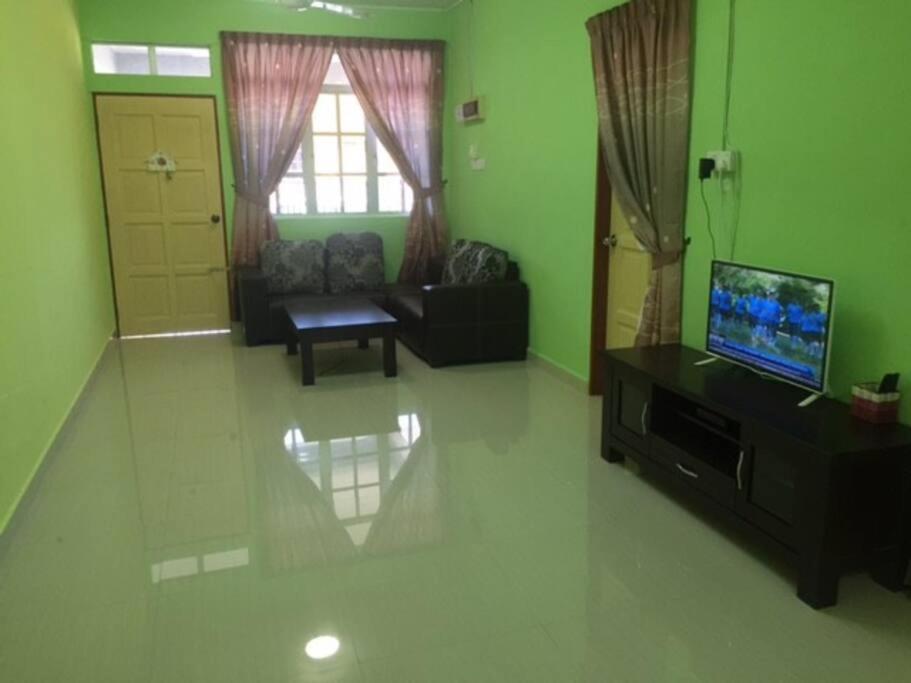 Three-Bedroom House photo 2