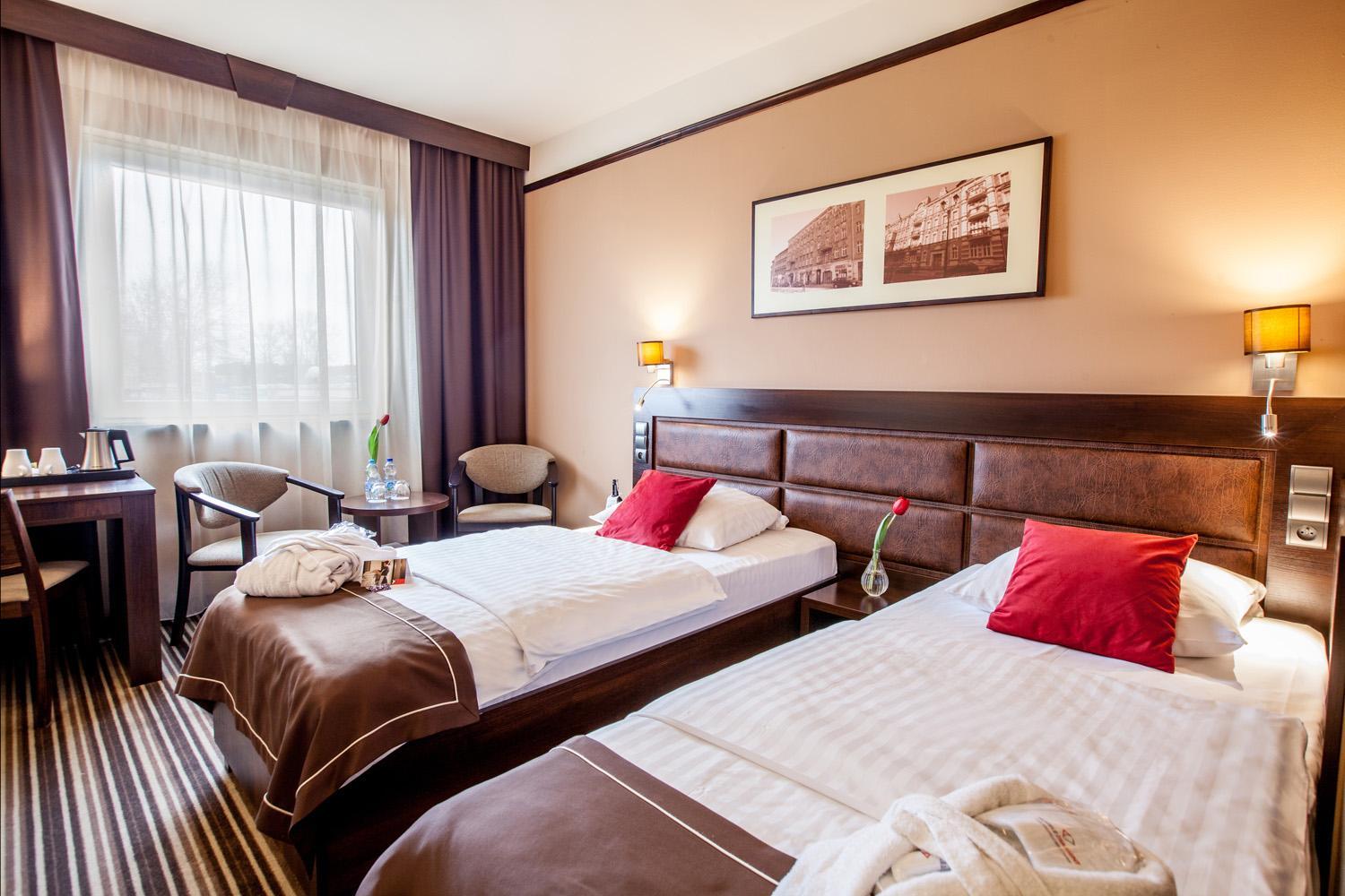 Business Twin Room - Photo 7