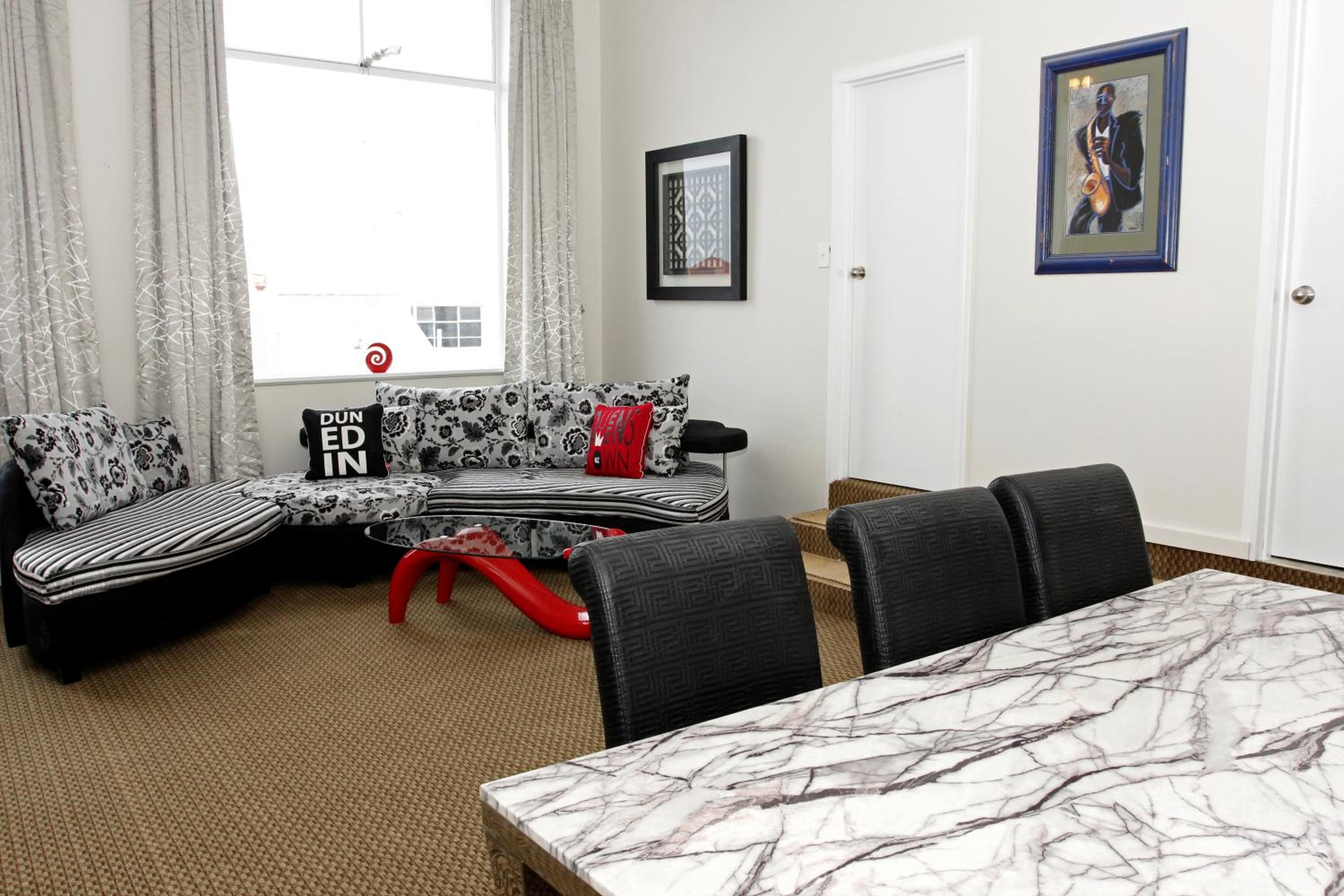 Three-Bedroom Apartment photo 1