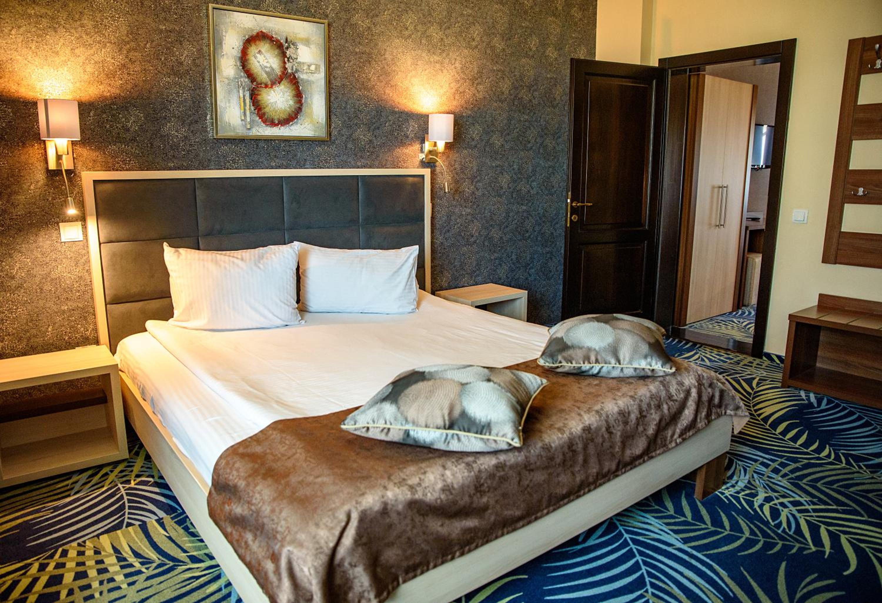 Two-Bedroom  Family Suite - Photo 14