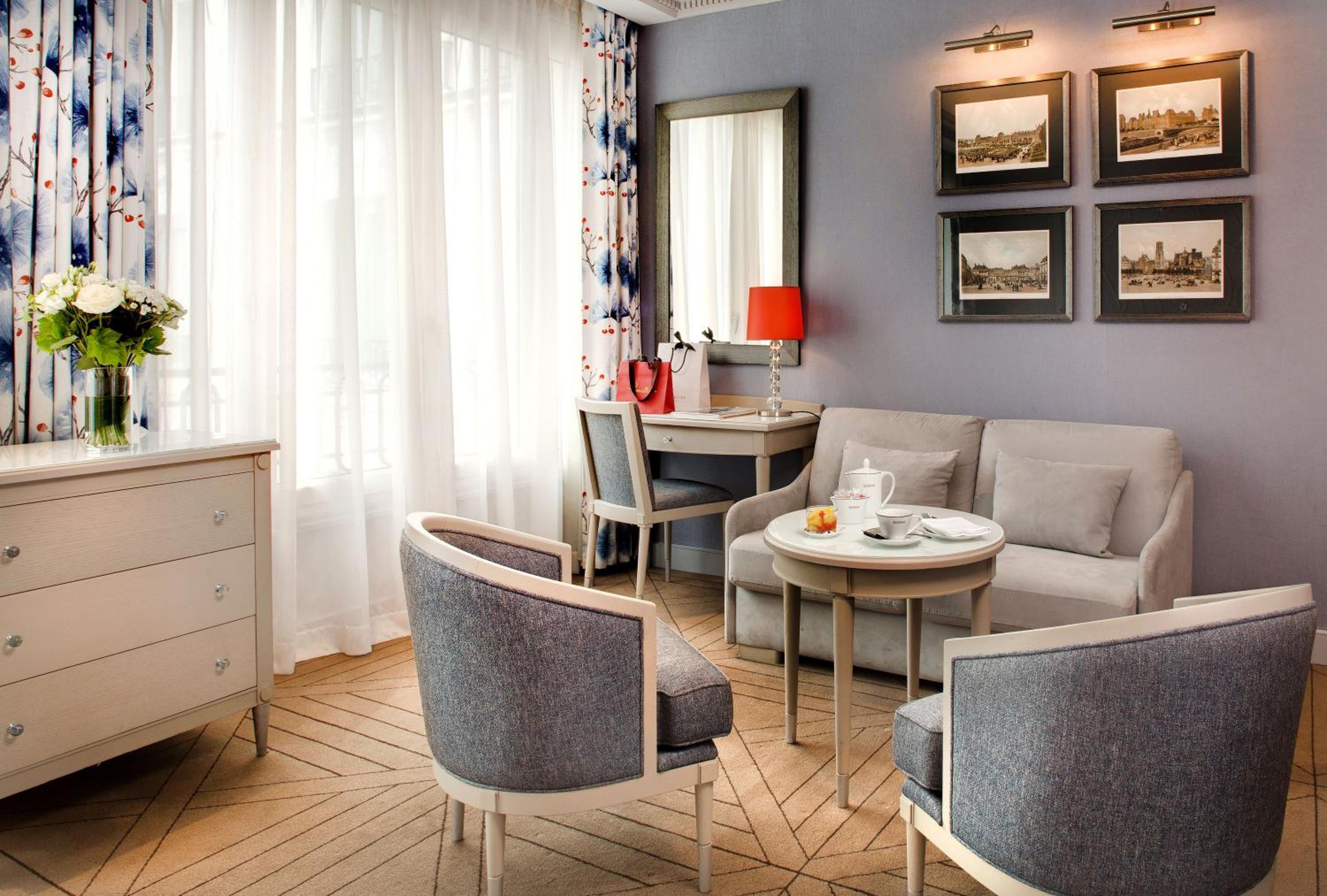 Deluxe Double or Twin Room thumbnail 5