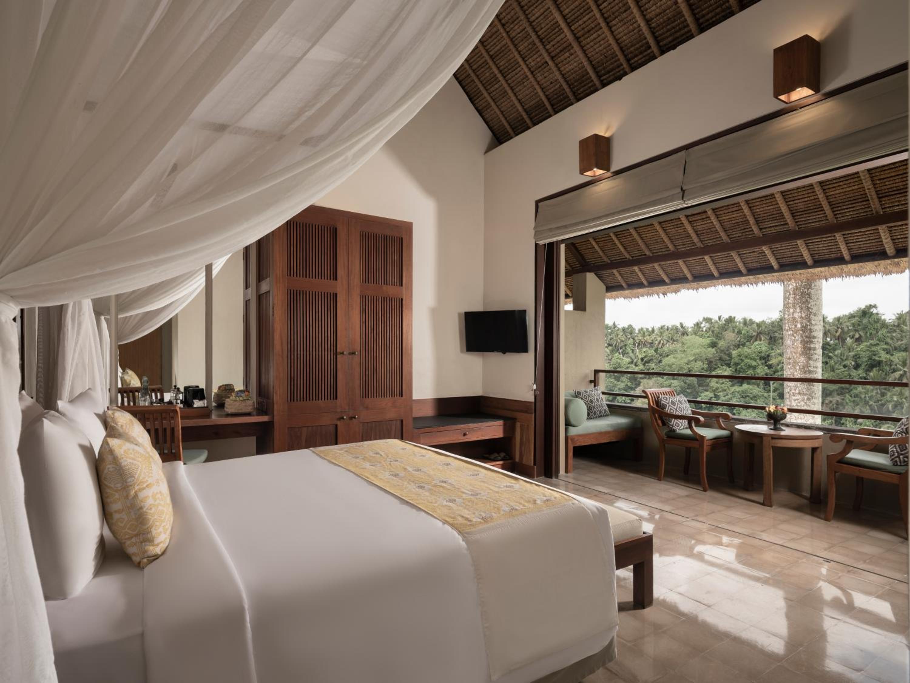 King Room,Daily Afternoon Tea, Complimentary 60-minute photography session with one photo included, Daily schedule shuttle service to Ubud, Daily wellness activities, Bicycles for personal use around the resort