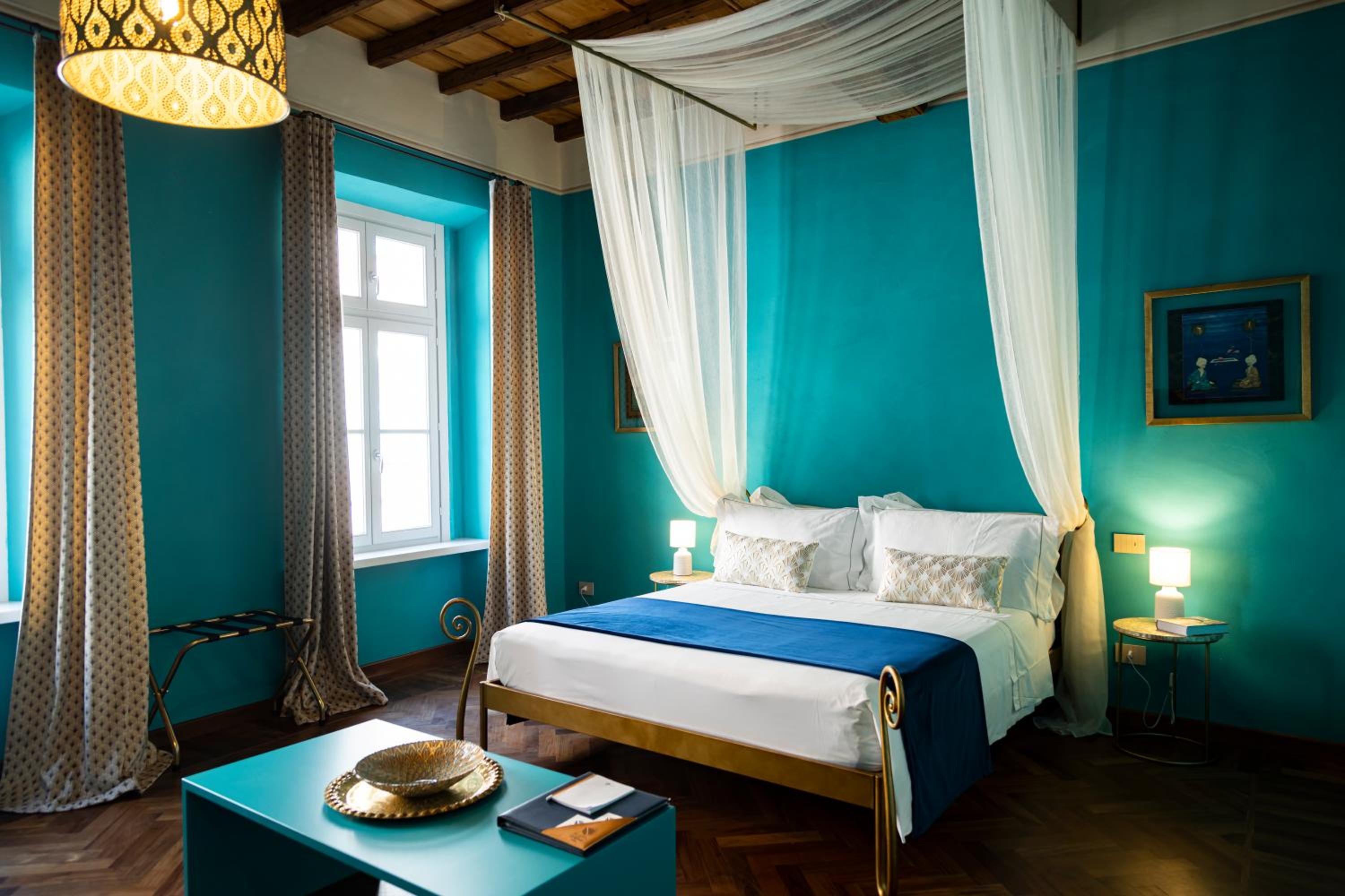 Deluxe Double Room with Extra Bed - Photo 8