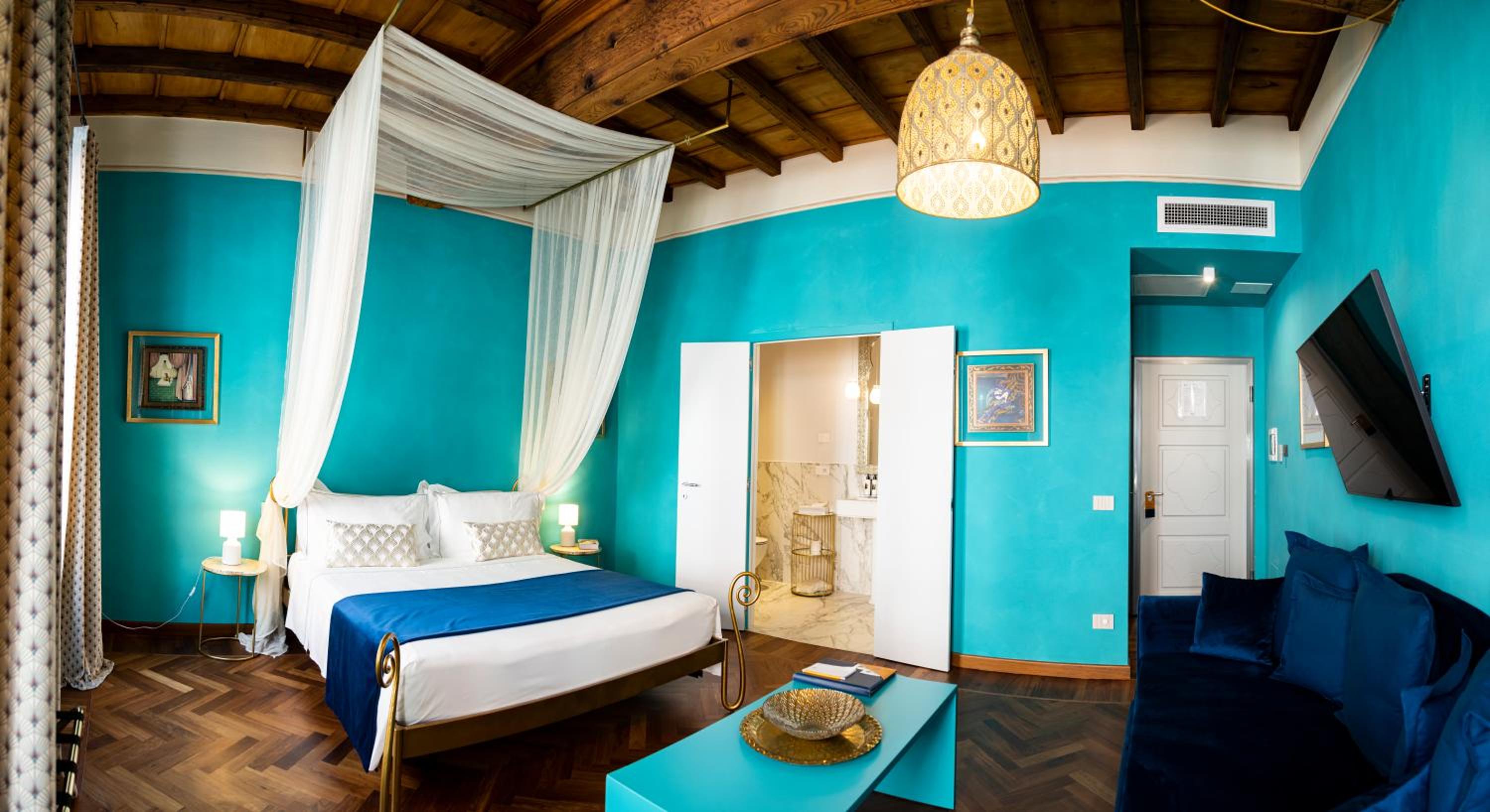 Deluxe Double Room with Extra Bed - Photo 6