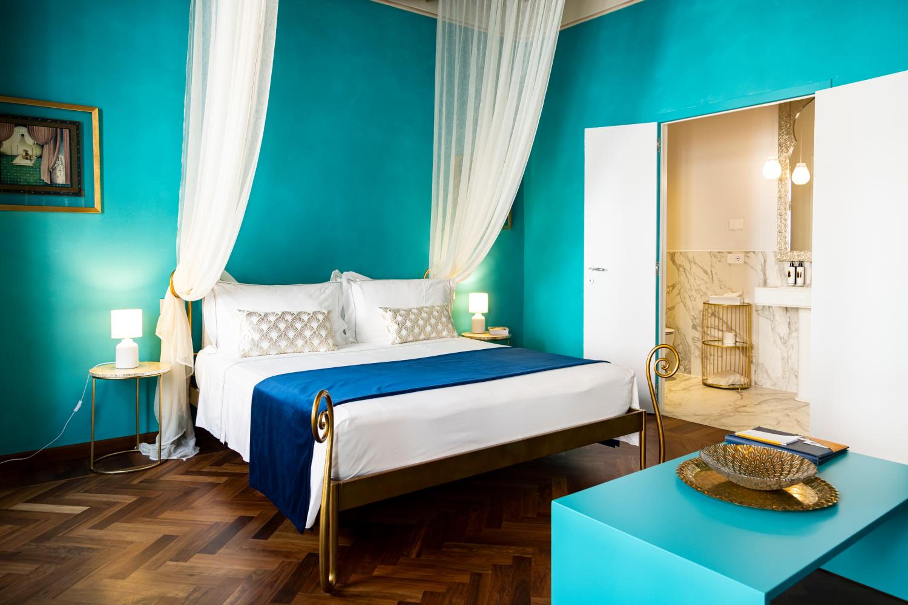 Deluxe Double Room with Extra Bed - Photo 5