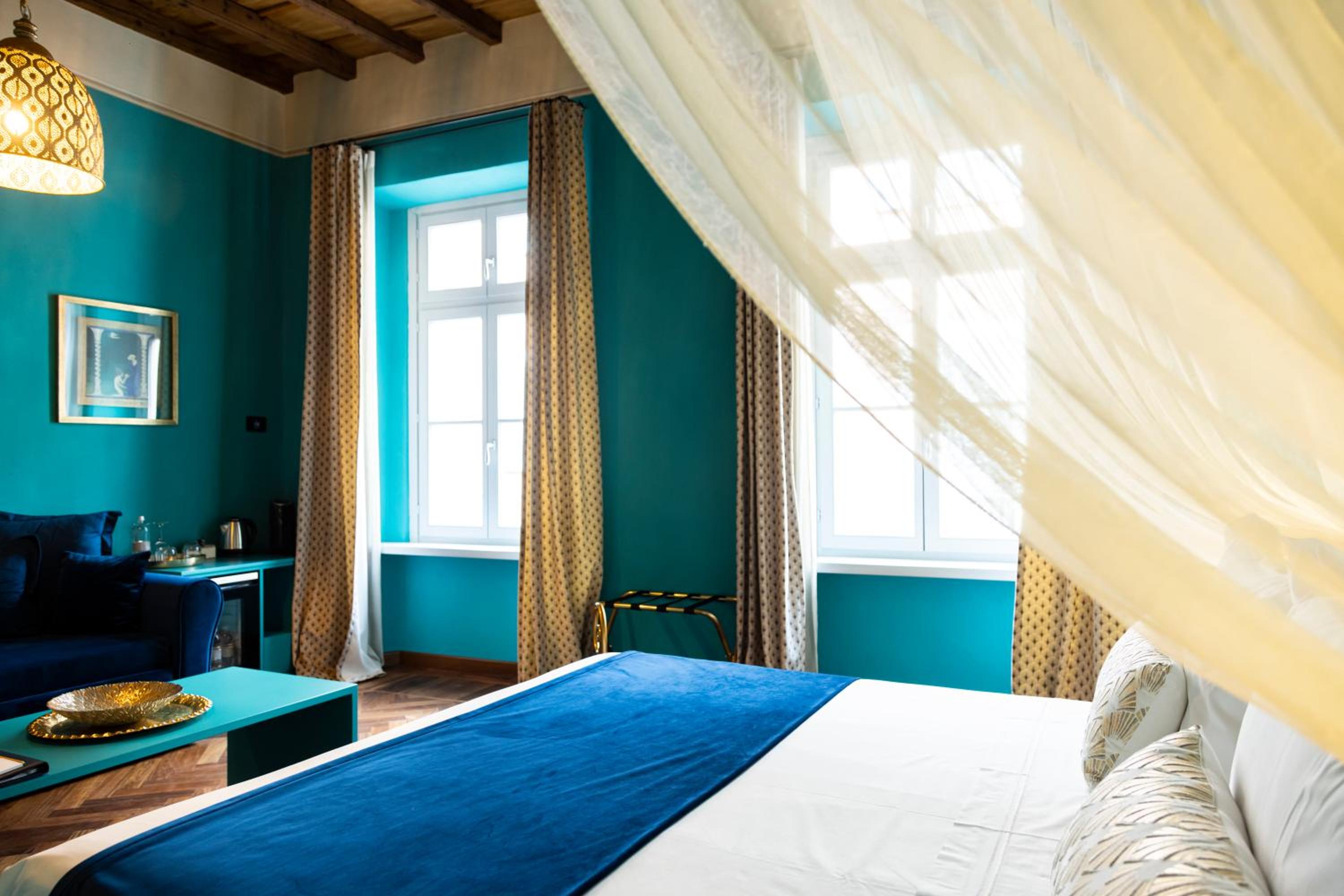 Deluxe Double Room with Extra Bed - Photo 7