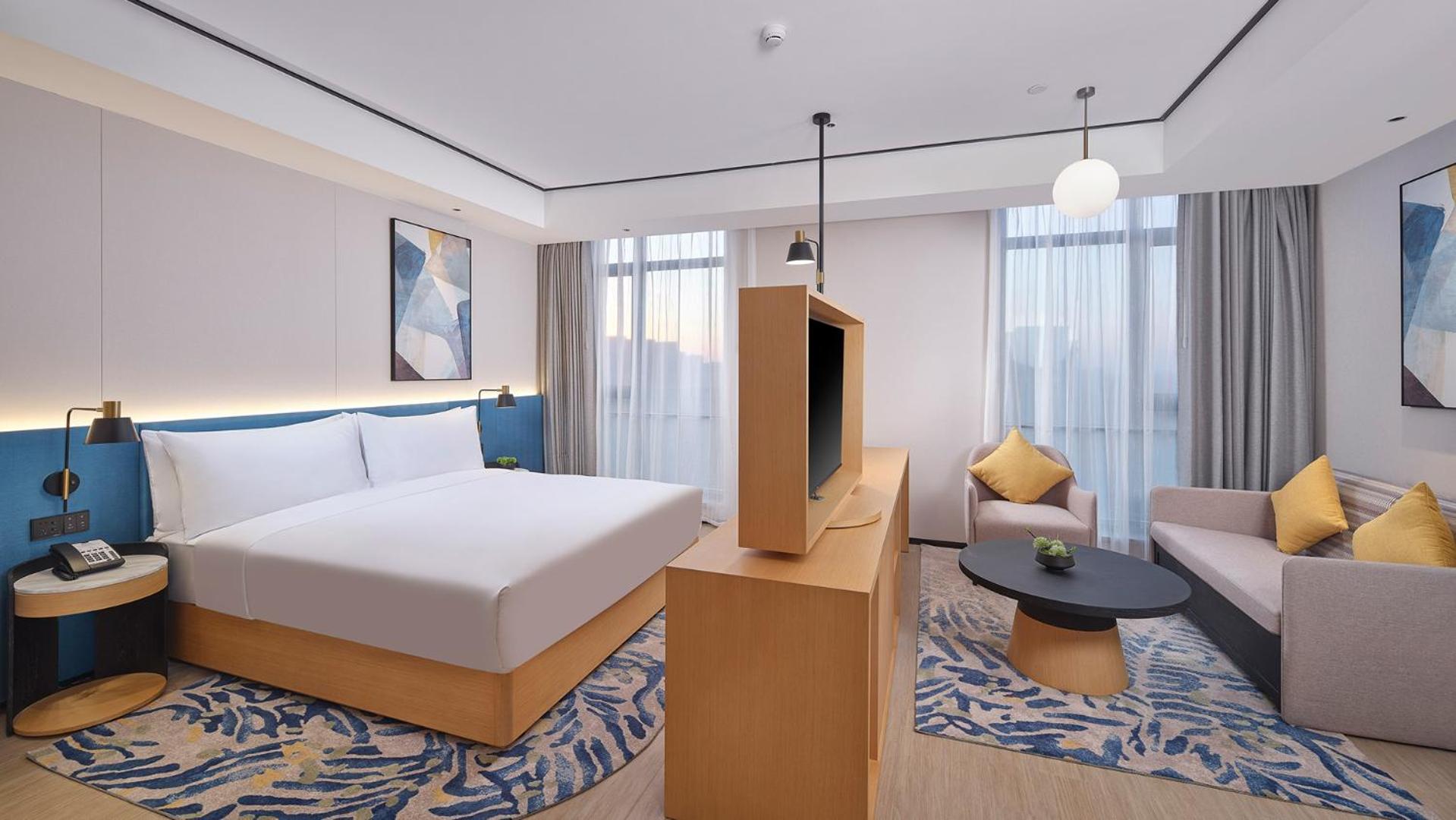 Deluxe King Room