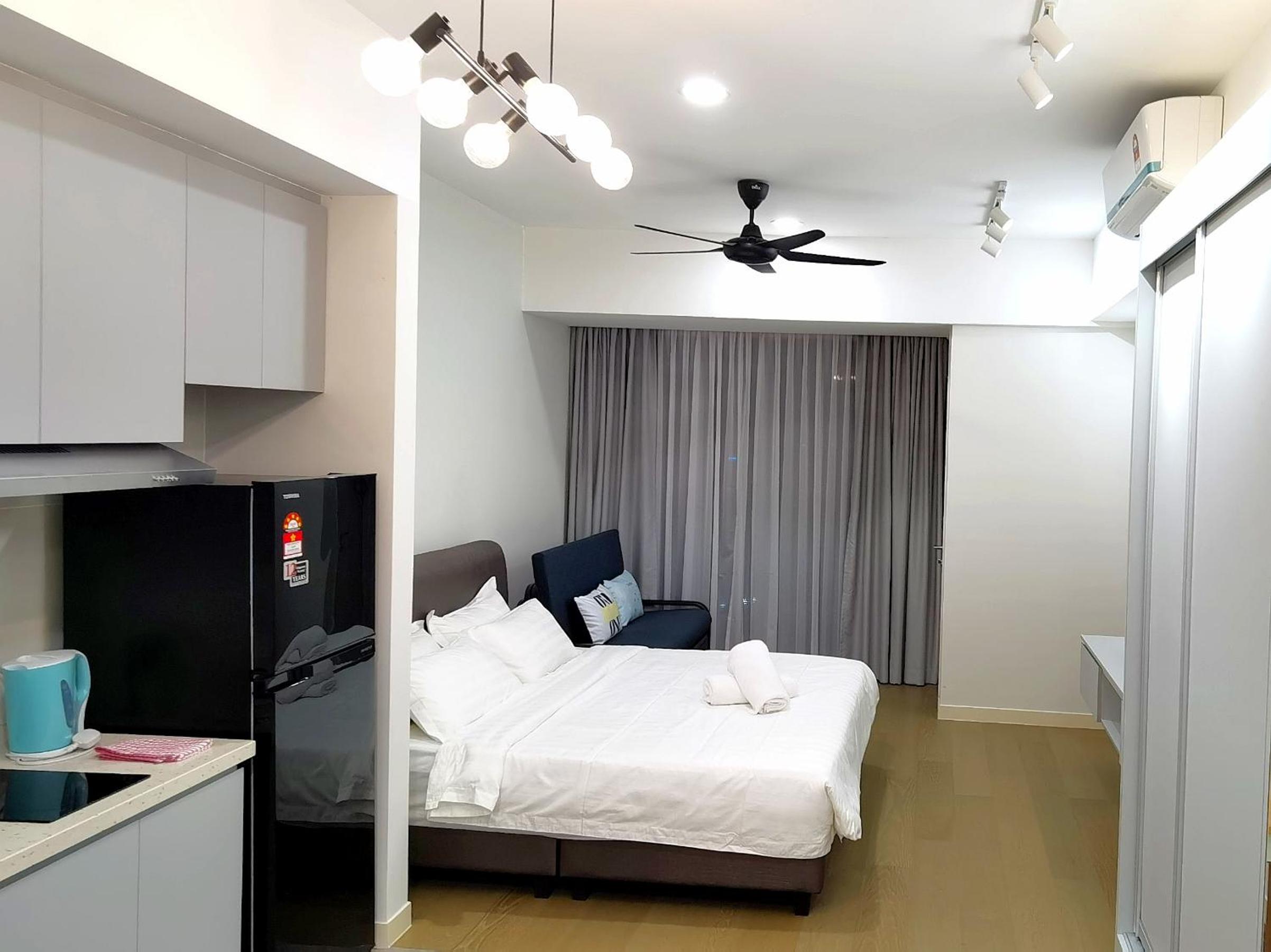 Deluxe Studio