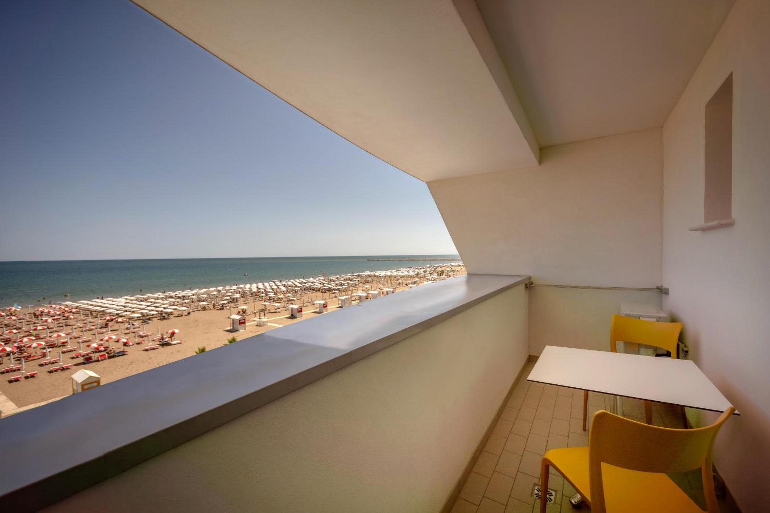 Family Room with Sea View - Photo 8