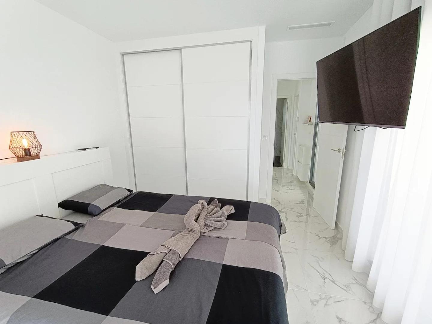 Three-Bedroom House photo 3