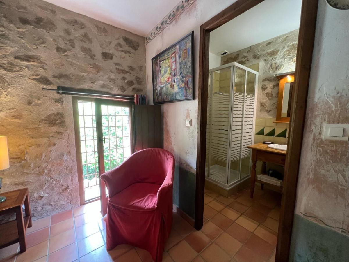 Deluxe Double Room with Shower photo 2