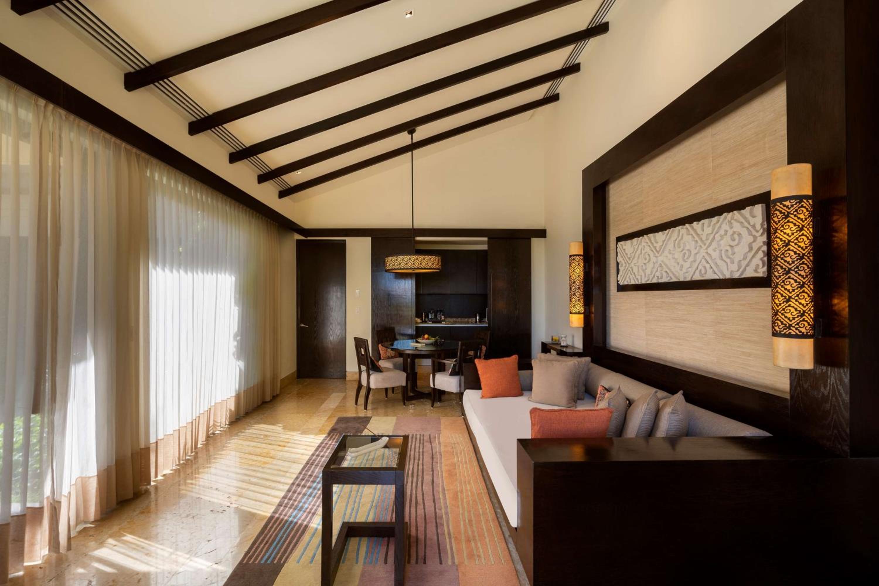 Deluxe Pool Villa with Living Room thumbnail 5