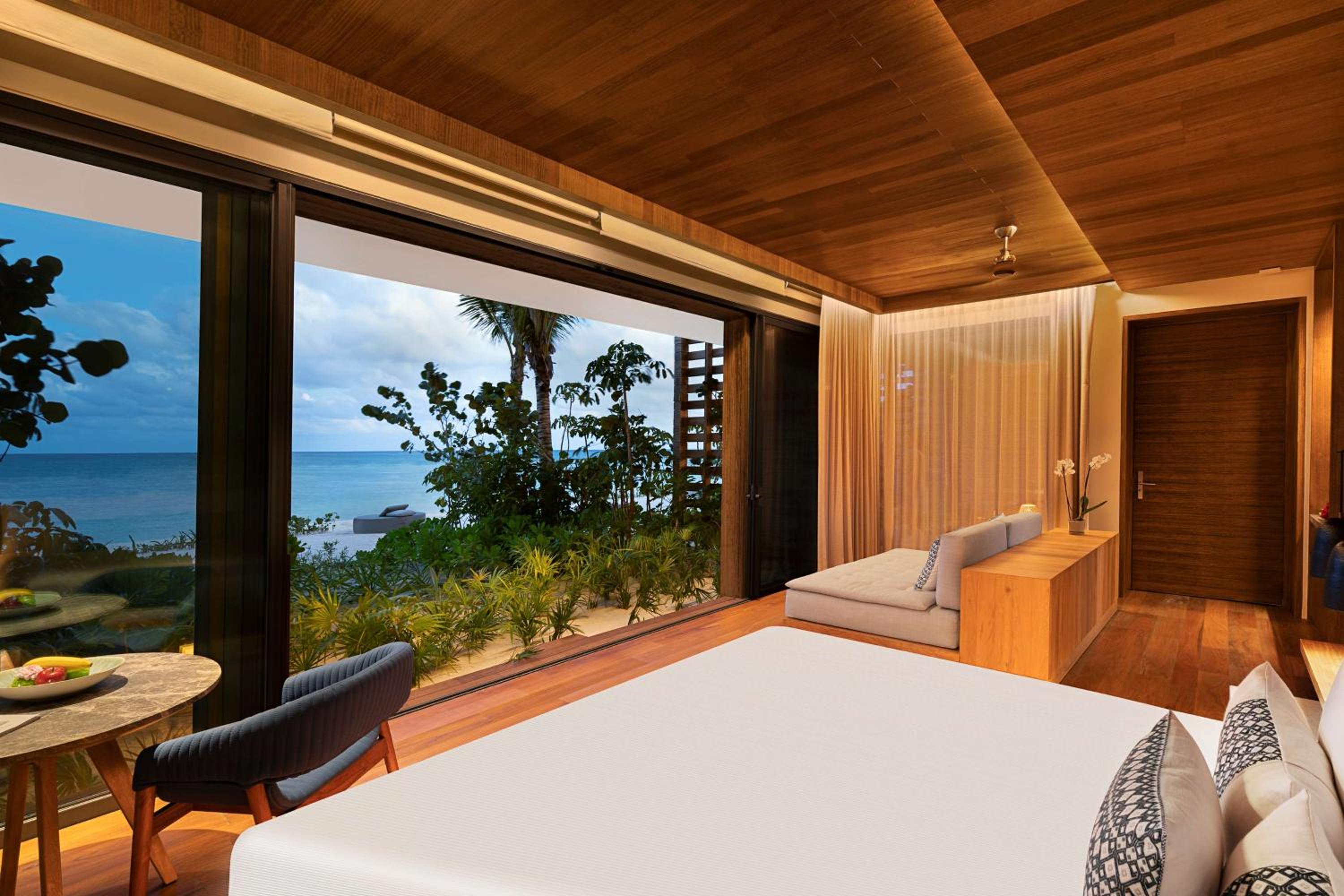 Beachfront Terrace Pool Suite - Photo 1