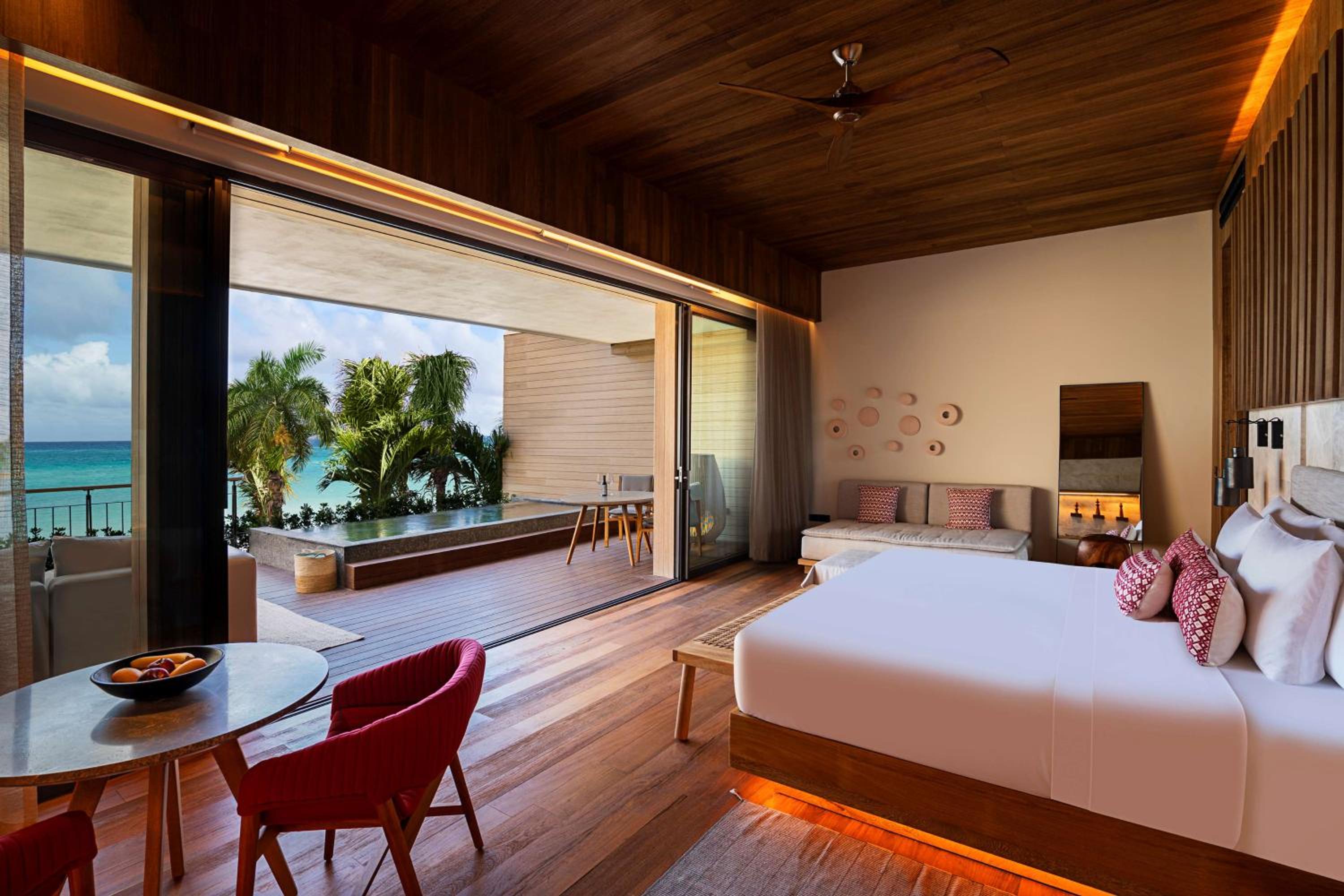 Oceanfront Veranda Pool Suite - King - Photo 1