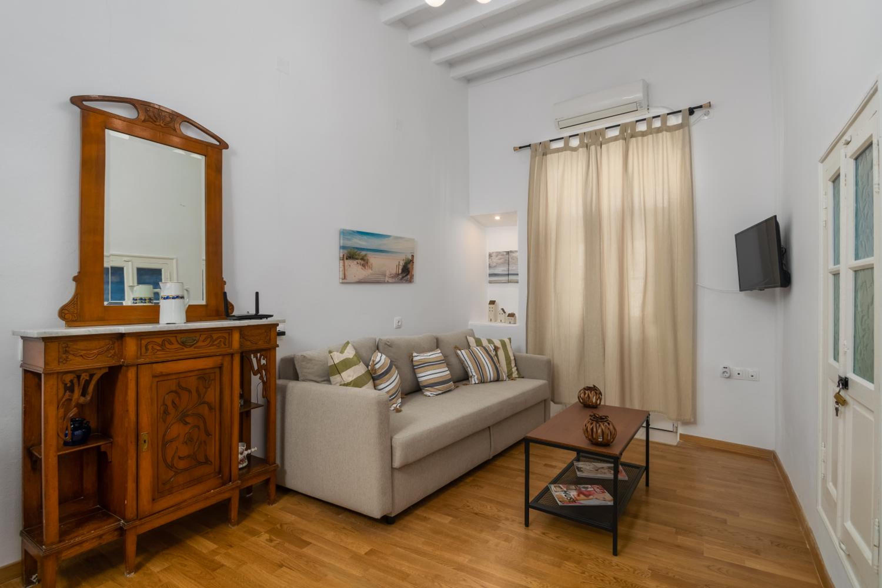Two-Bedroom House photo 2