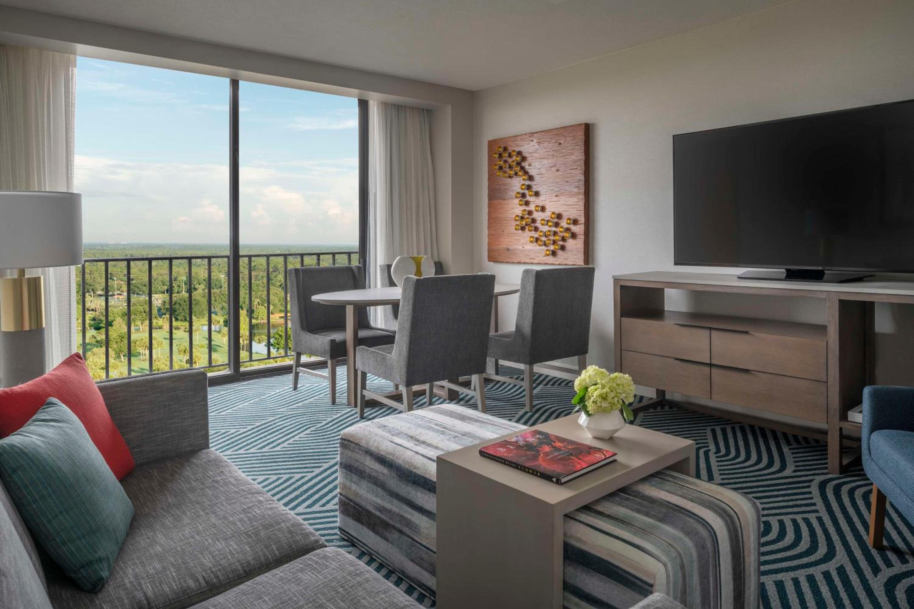 Executive Suite - Photo 1