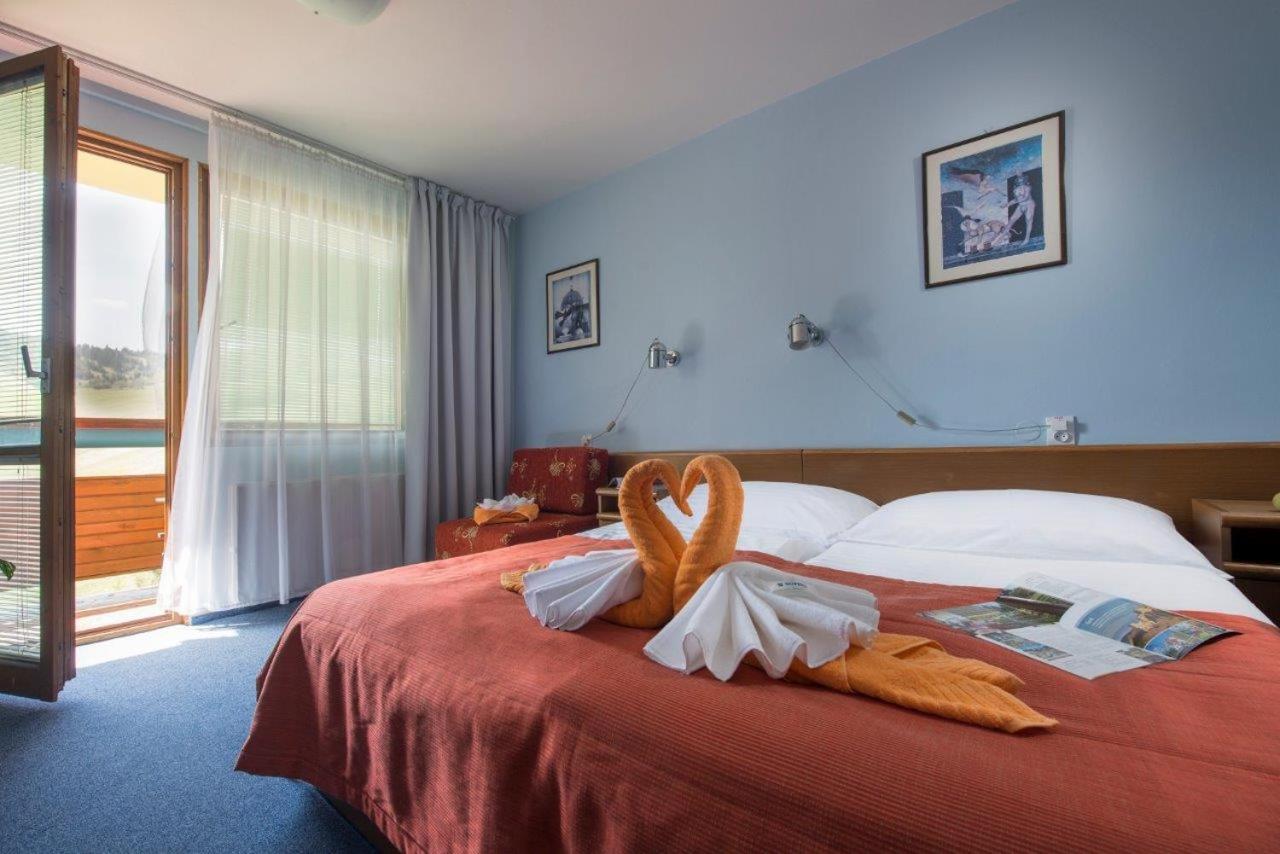 Double or Twin Room with Extra Bed photo 2