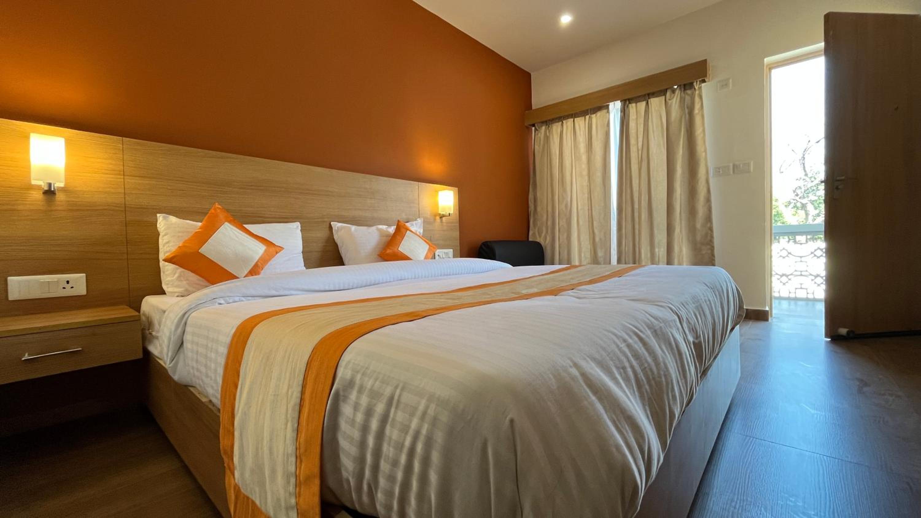 Deluxe Room - Photo 1