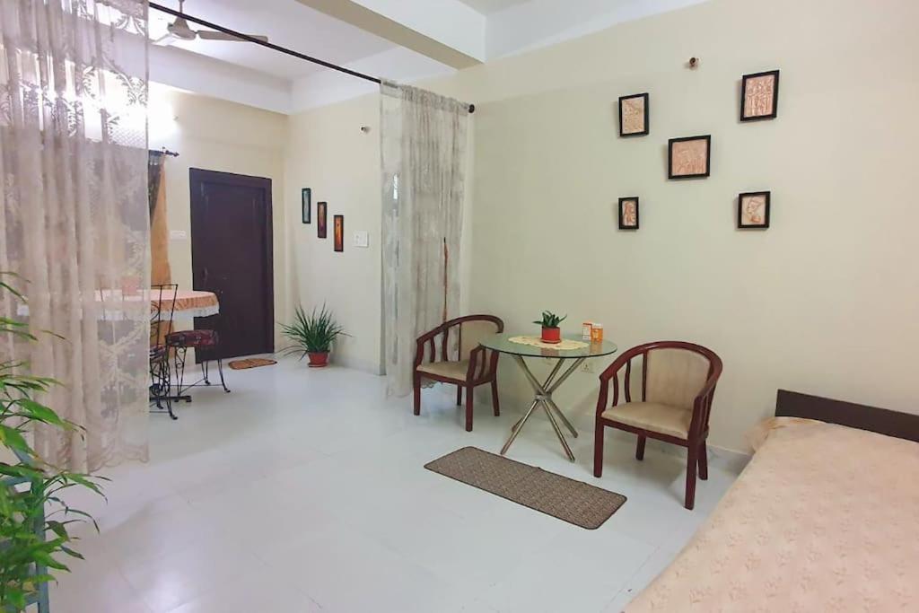 Deluxe Double Room (2 Adults + 1 Child) photo 2